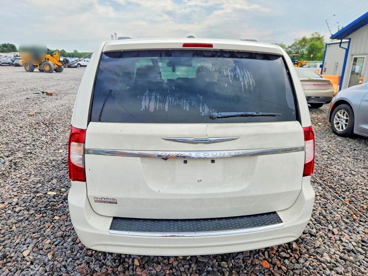 2012 Chrysler Town & Country Touring White vin: 2C4RC1BG3CR376040