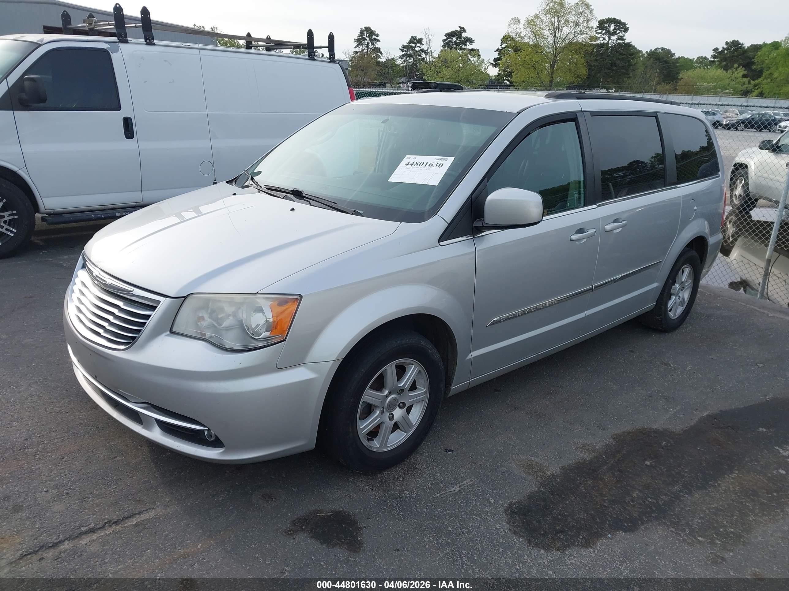2012 Chrysler Town & Country Touring Silver vin: 2C4RC1BG3CR386356