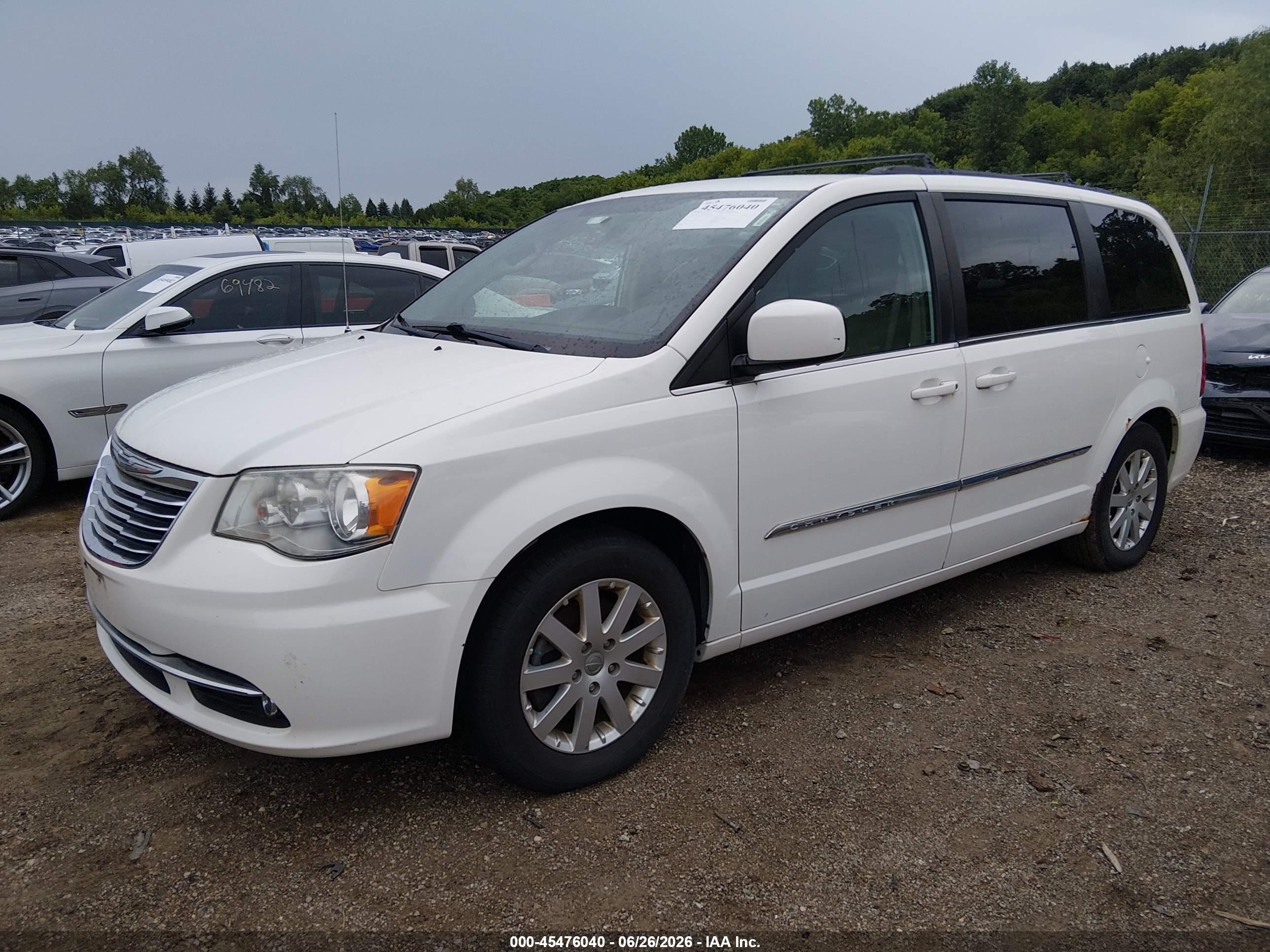 2013 Chrysler Town & Country Touring White vin: 2C4RC1BG3DR509932