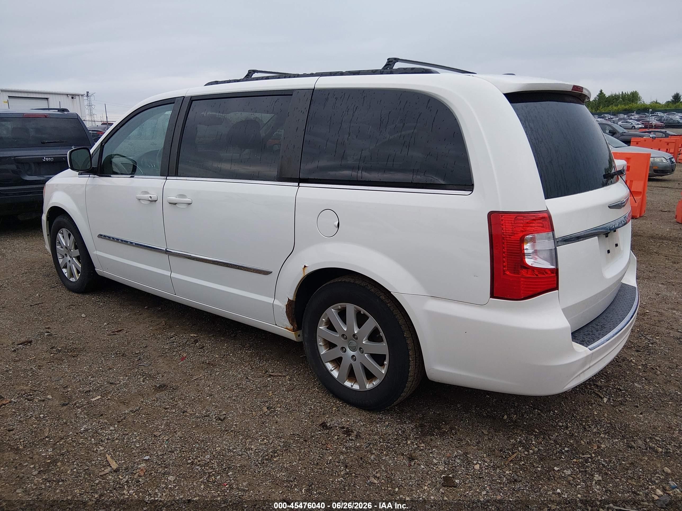 2013 Chrysler Town & Country Touring White vin: 2C4RC1BG3DR509932