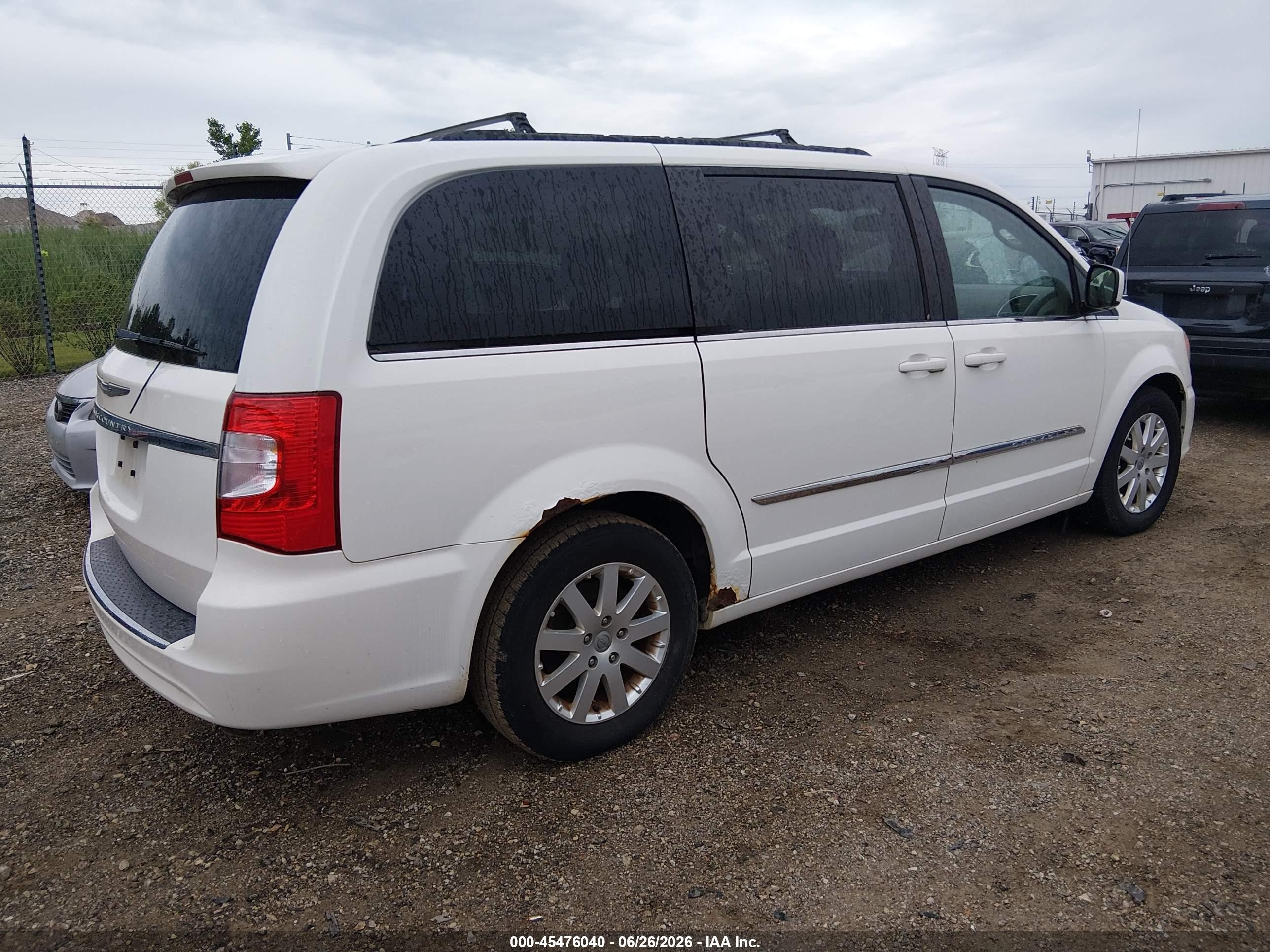2013 Chrysler Town & Country Touring White vin: 2C4RC1BG3DR509932