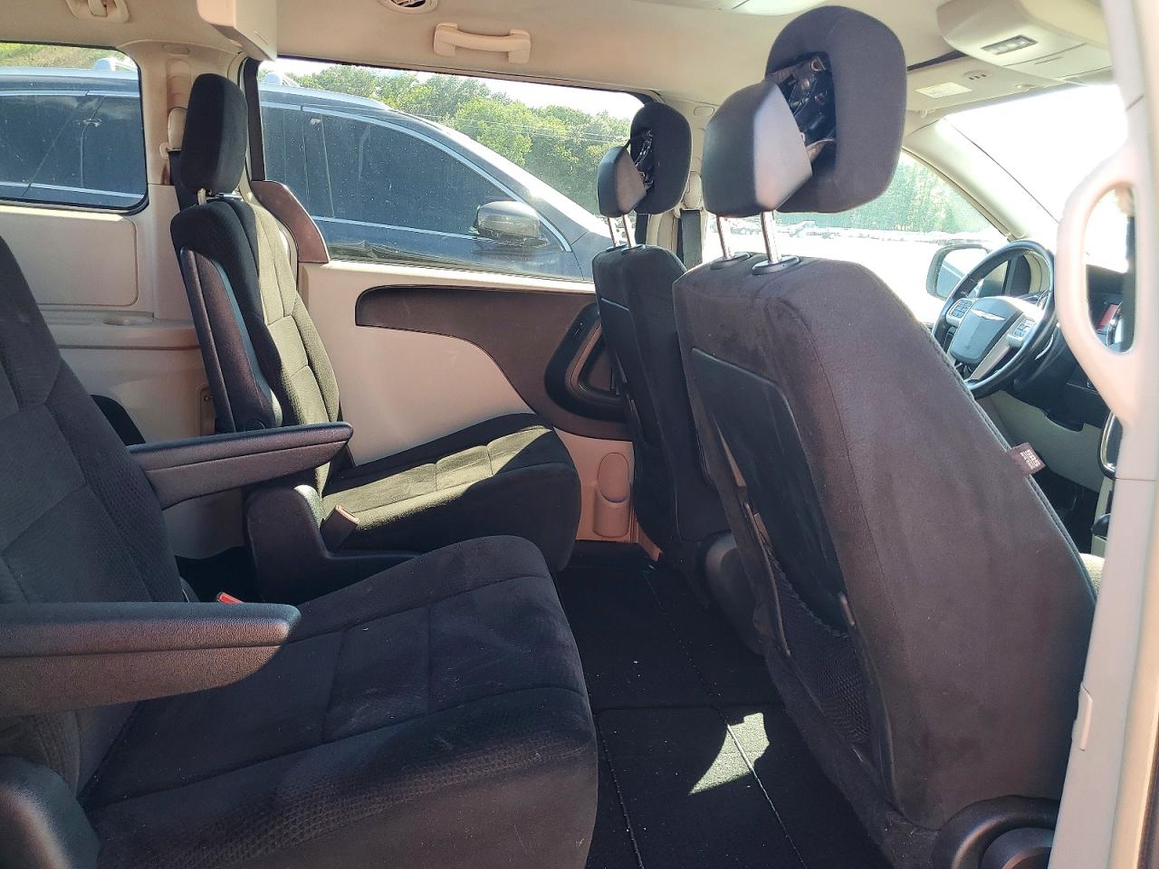 2013 Chrysler Town & Country Touring Серебряный vin: 2C4RC1BG3DR547838