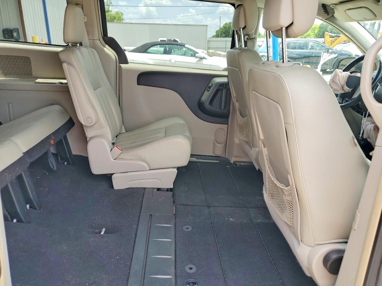 2013 Chrysler Town & Country Touring Silver vin: 2C4RC1BG3DR548102