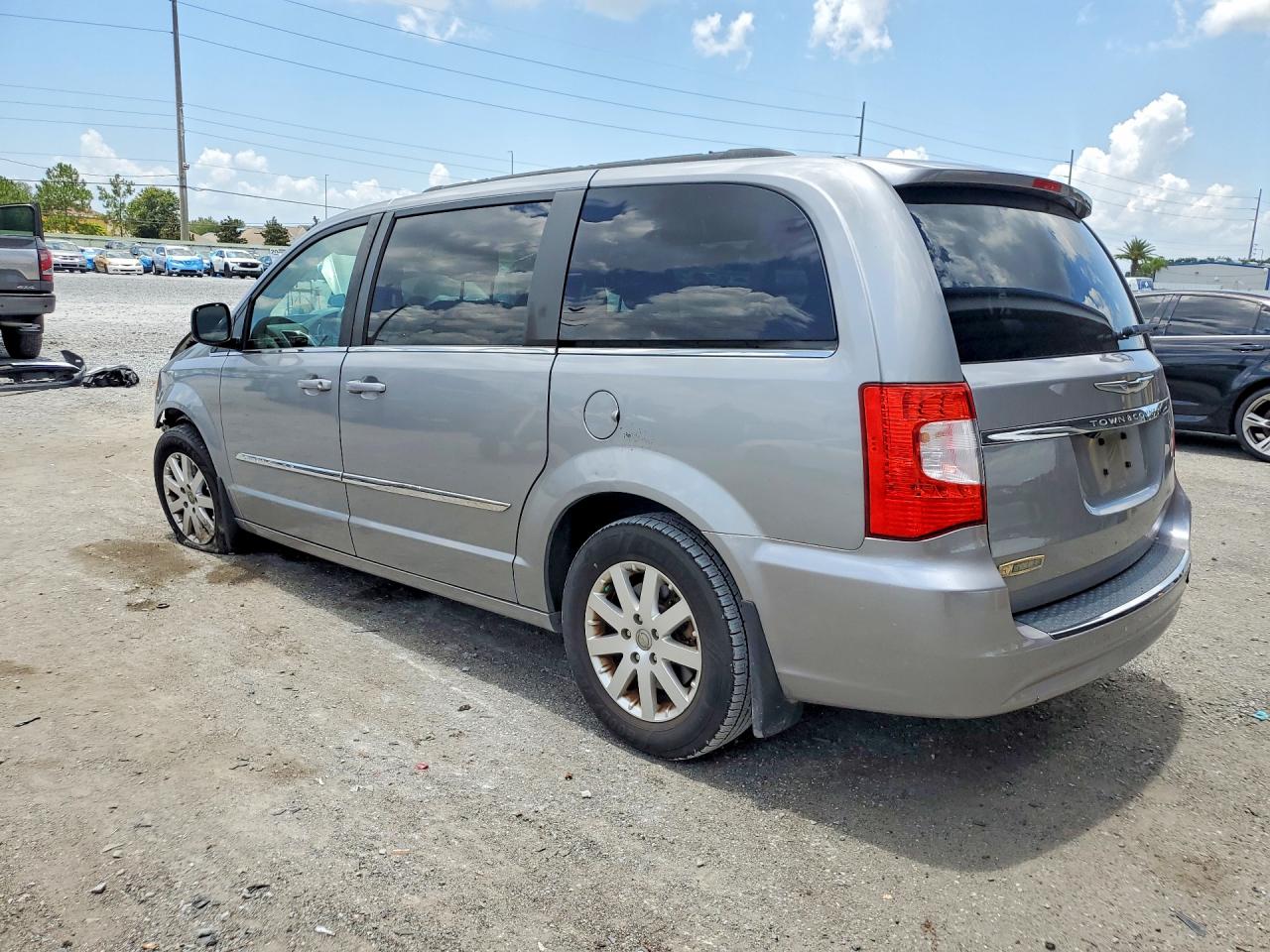 2013 Chrysler Town & Country Touring Silver vin: 2C4RC1BG3DR548102