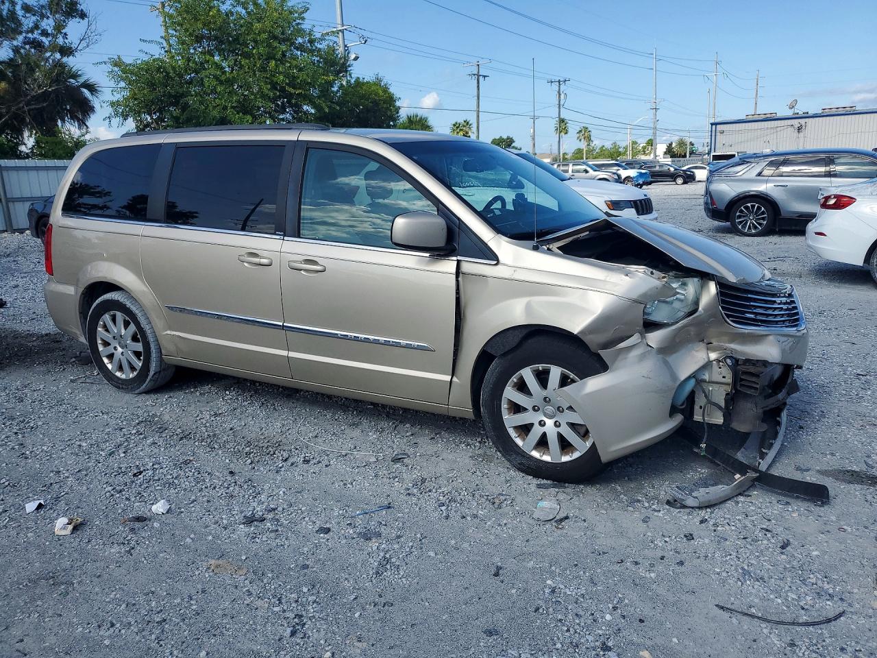 2013 Chrysler Town & Country Touring Золотой vin: 2C4RC1BG3DR566017