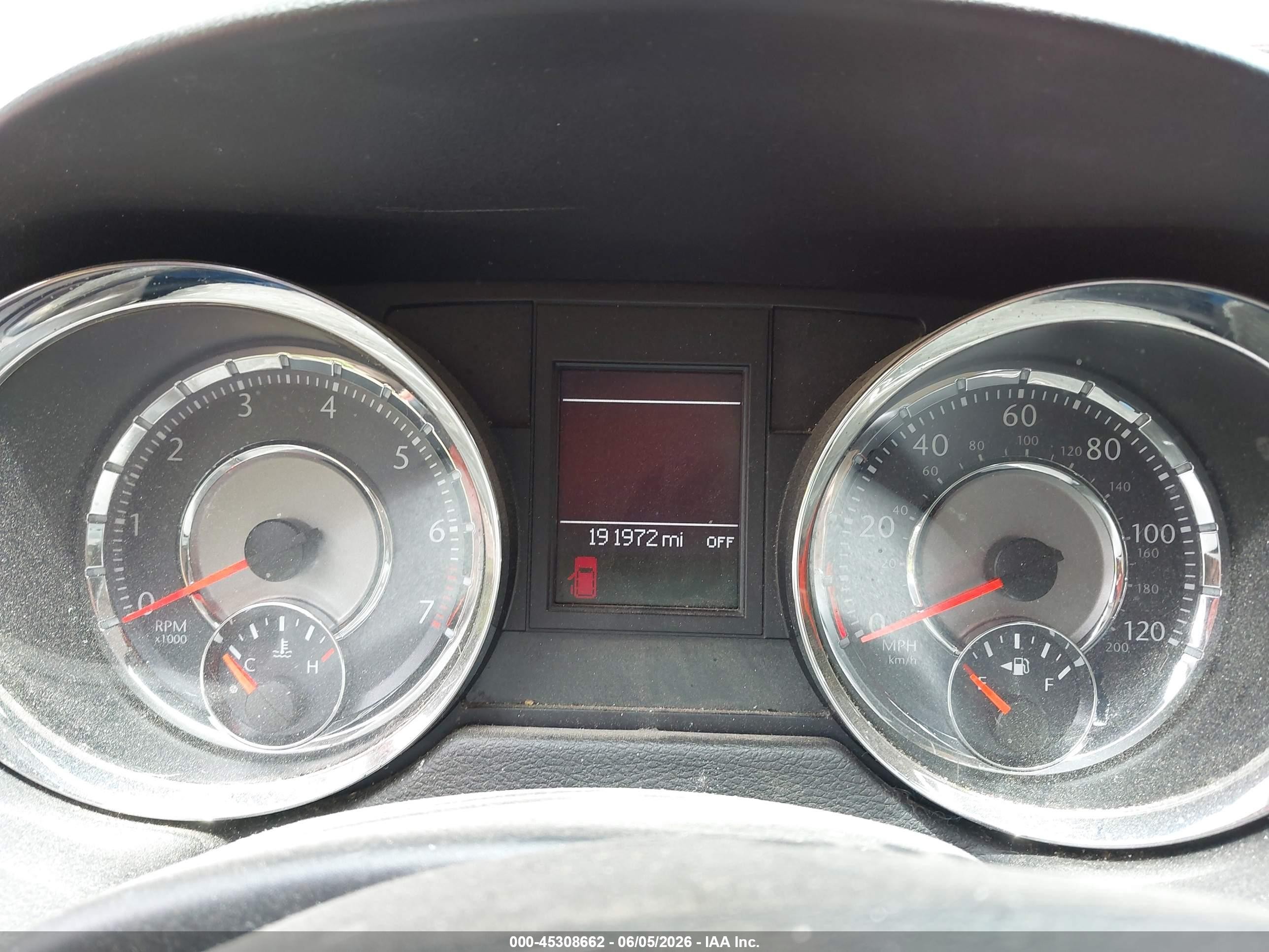 2013 Chrysler Town & Country Touring Red vin: 2C4RC1BG3DR656963