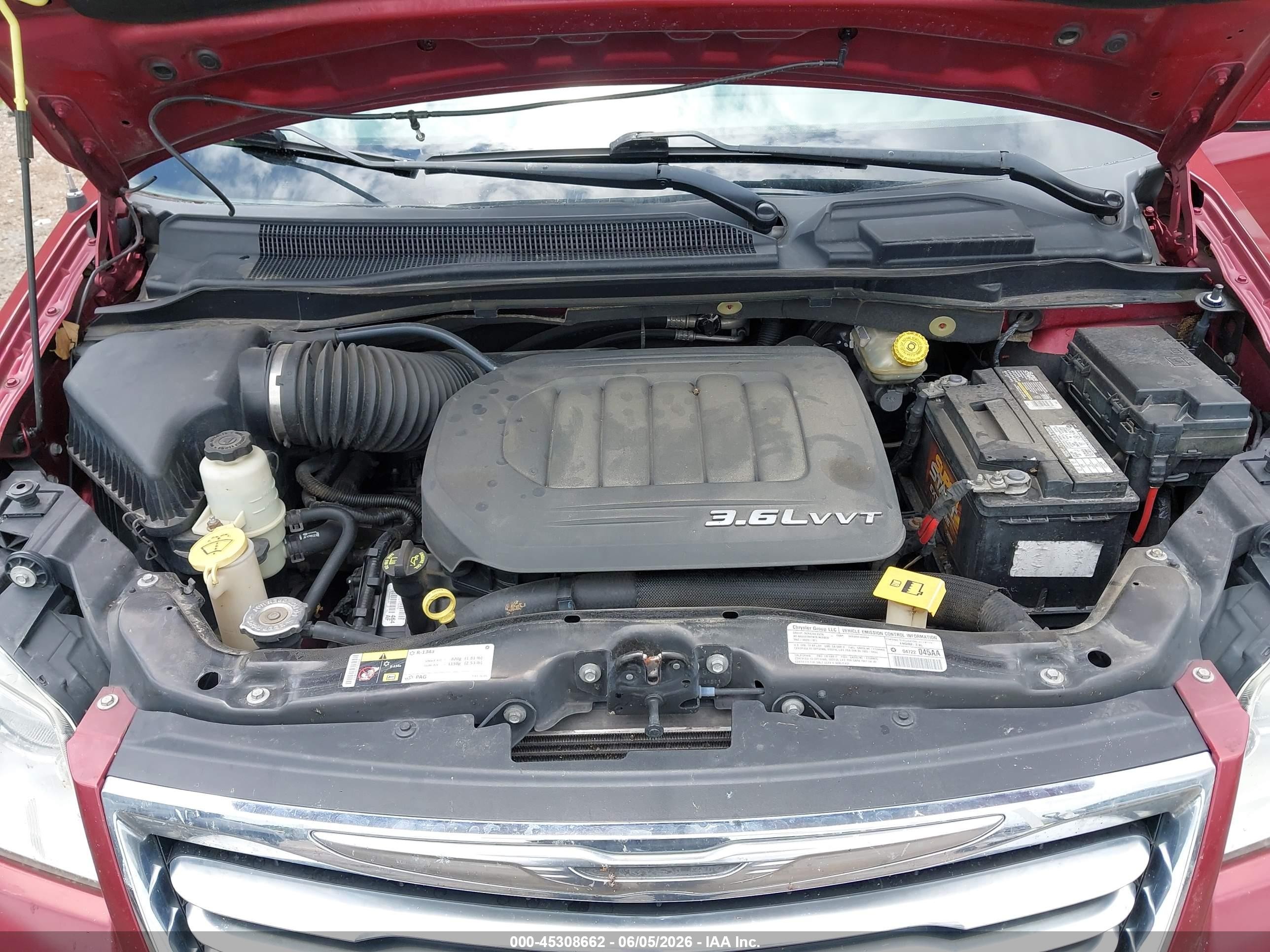 2013 Chrysler Town & Country Touring Red vin: 2C4RC1BG3DR656963