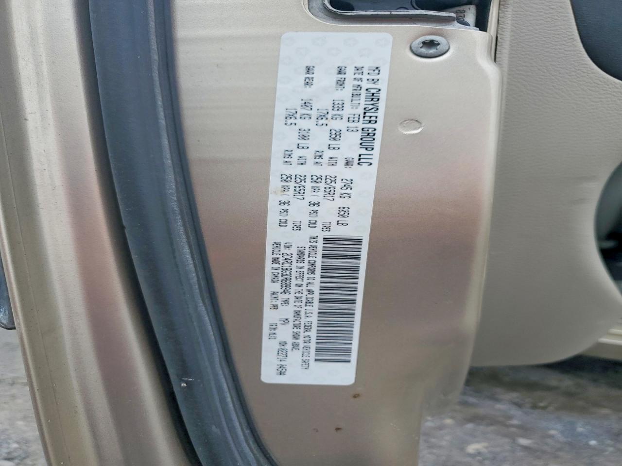 2013 Chrysler Town & Country Touring Beige vin: 2C4RC1BG3DR689946