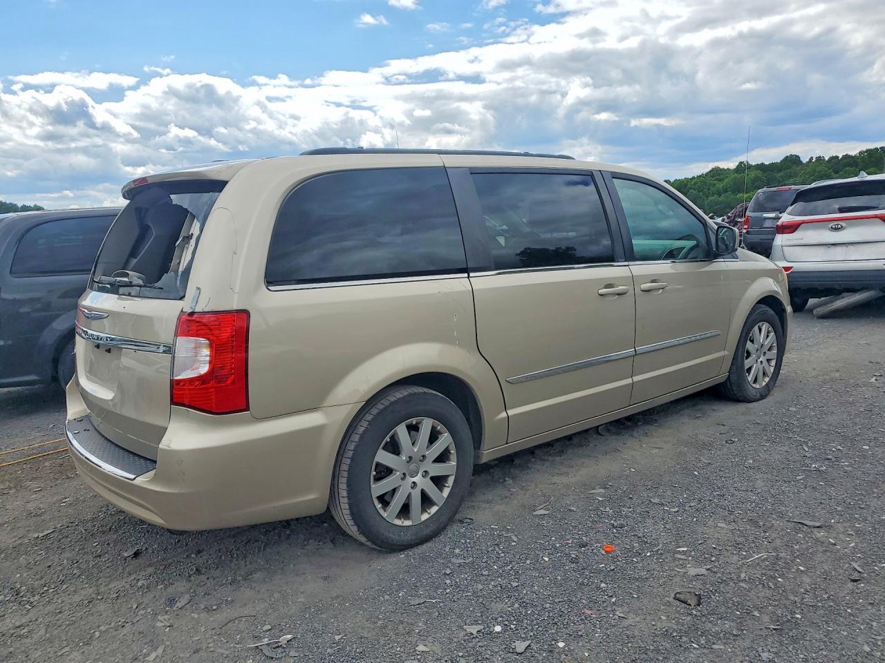 2013 Chrysler Town & Country Touring Beige vin: 2C4RC1BG3DR689946