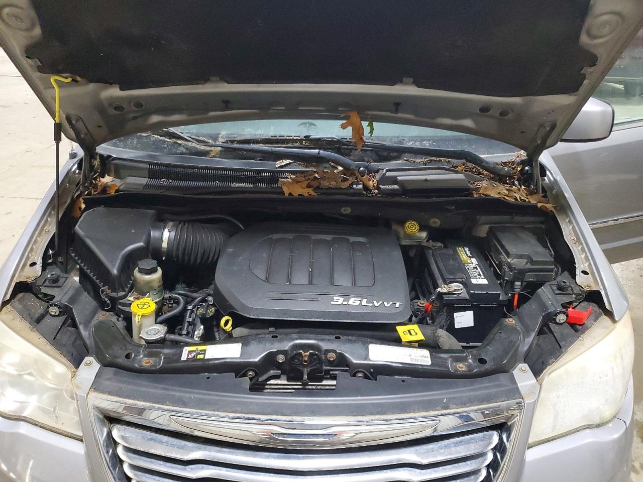 2013 Chrysler Town & Country Touring Silver vin: 2C4RC1BG3DR713968