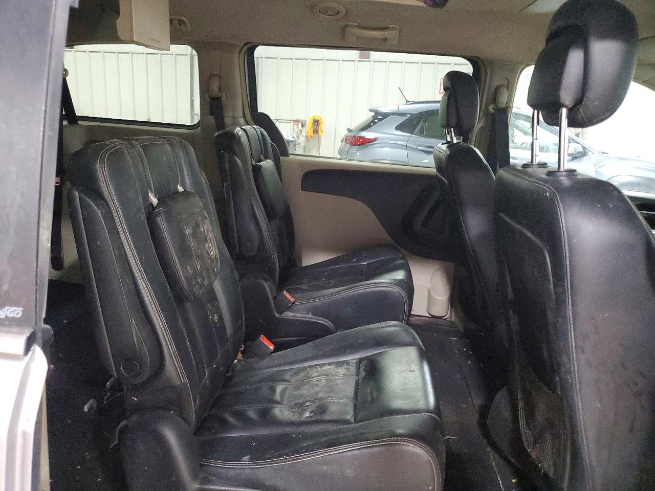 2013 Chrysler Town & Country Touring Silver vin: 2C4RC1BG3DR713968