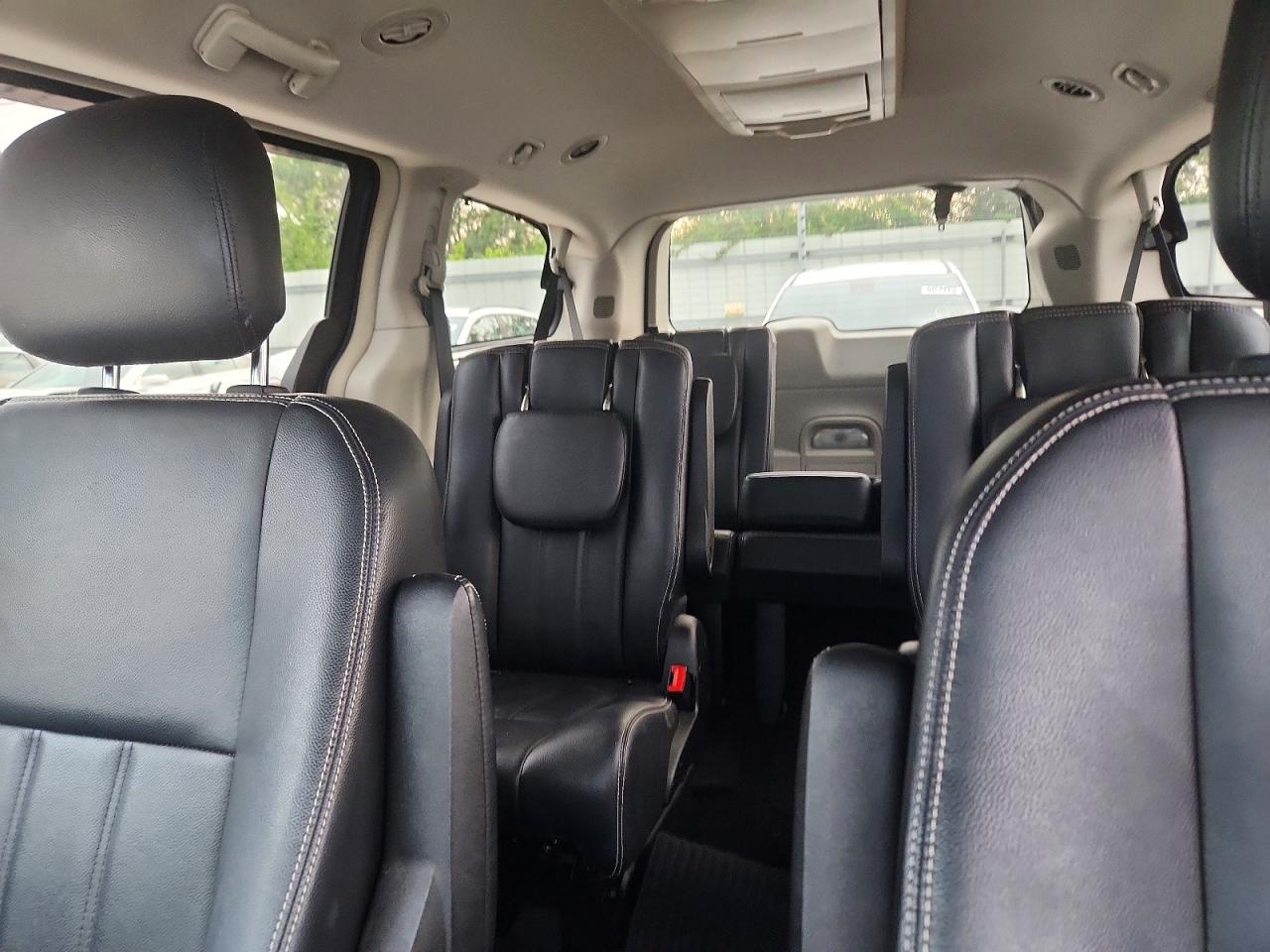 2013 Chrysler Town & Country Touring Black vin: 2C4RC1BG3DR779954