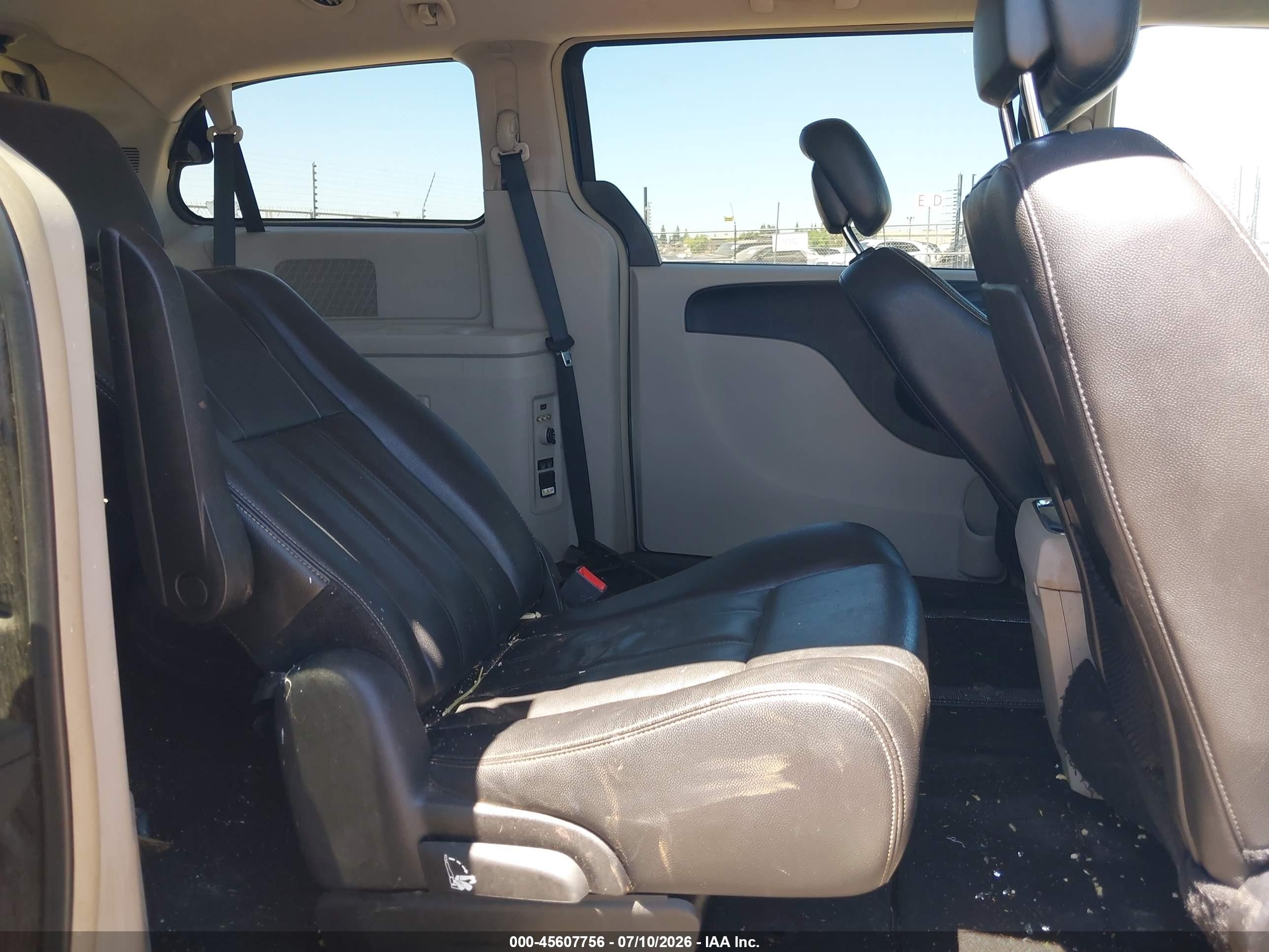 2014 Chrysler Town & Country Touring Blue vin: 2C4RC1BG3ER126624