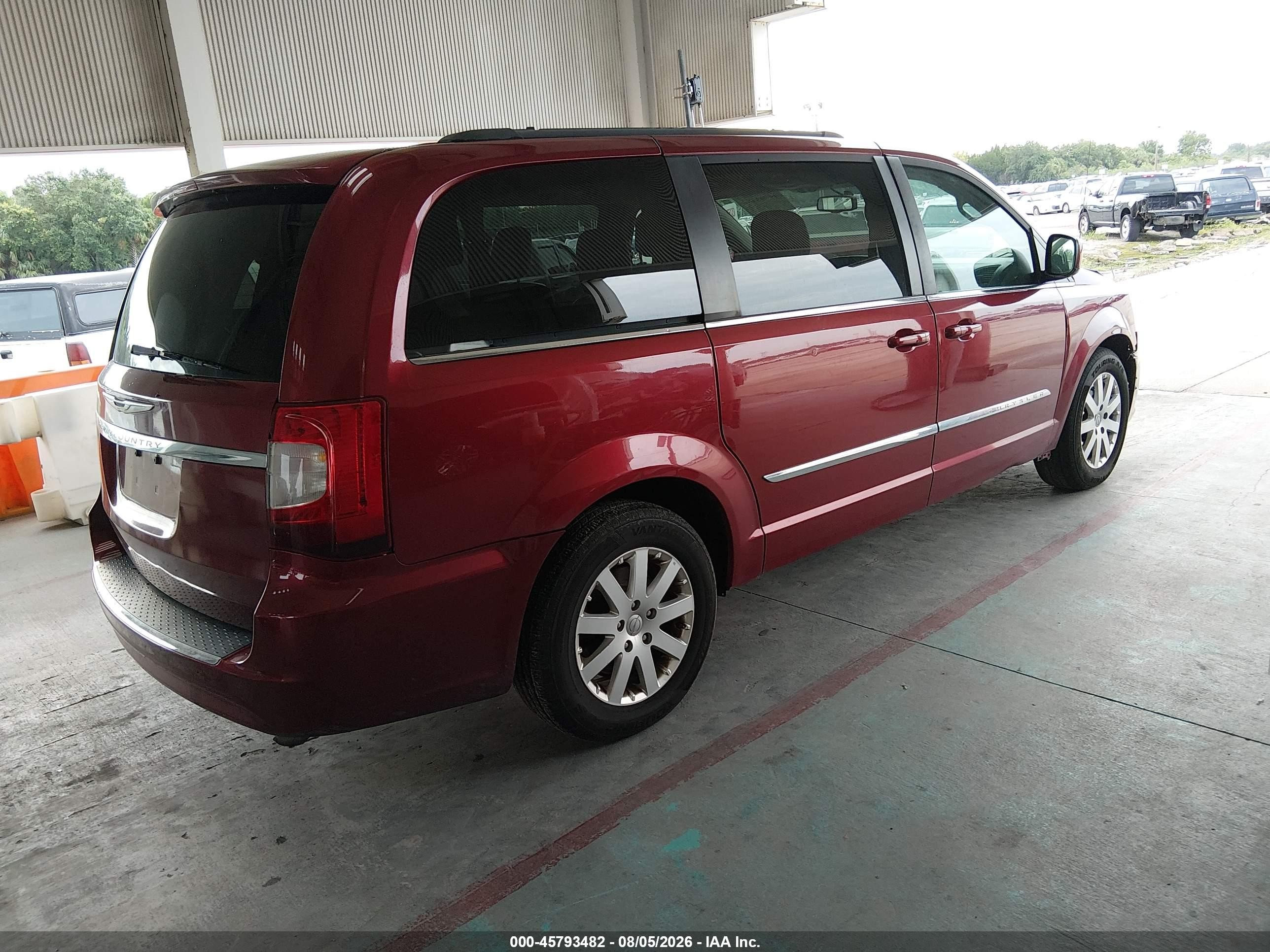 2014 Chrysler Town & Country Touring Burgundy vin: 2C4RC1BG3ER203640