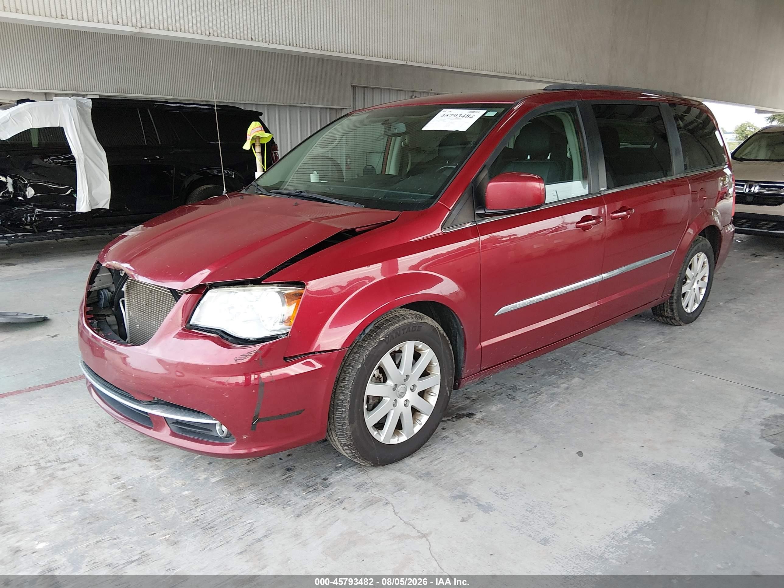 2014 Chrysler Town & Country Touring Burgundy vin: 2C4RC1BG3ER203640