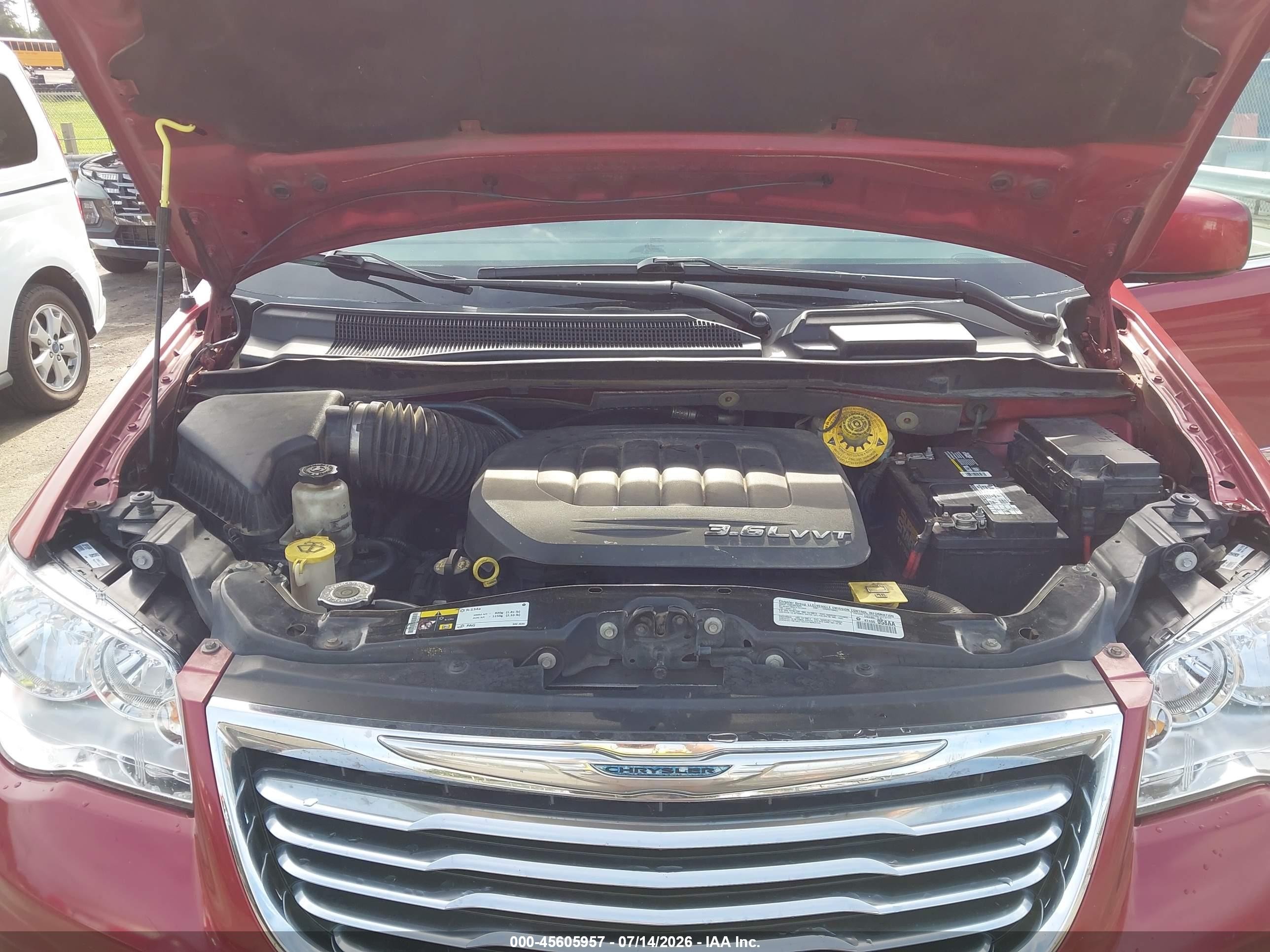 2014 Chrysler Town & Country Touring Burgundy vin: 2C4RC1BG3ER251607