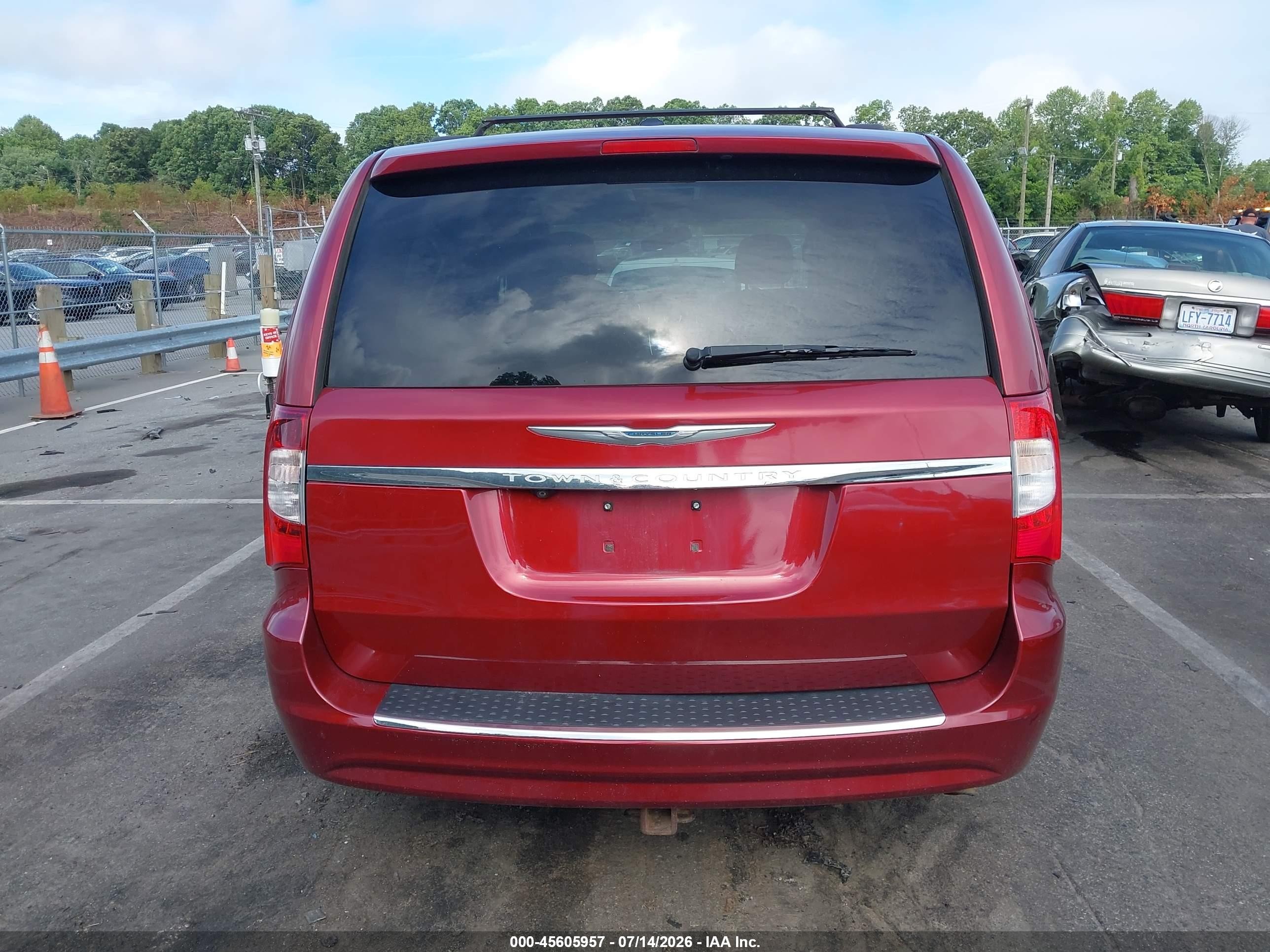 2014 Chrysler Town & Country Touring Burgundy vin: 2C4RC1BG3ER251607