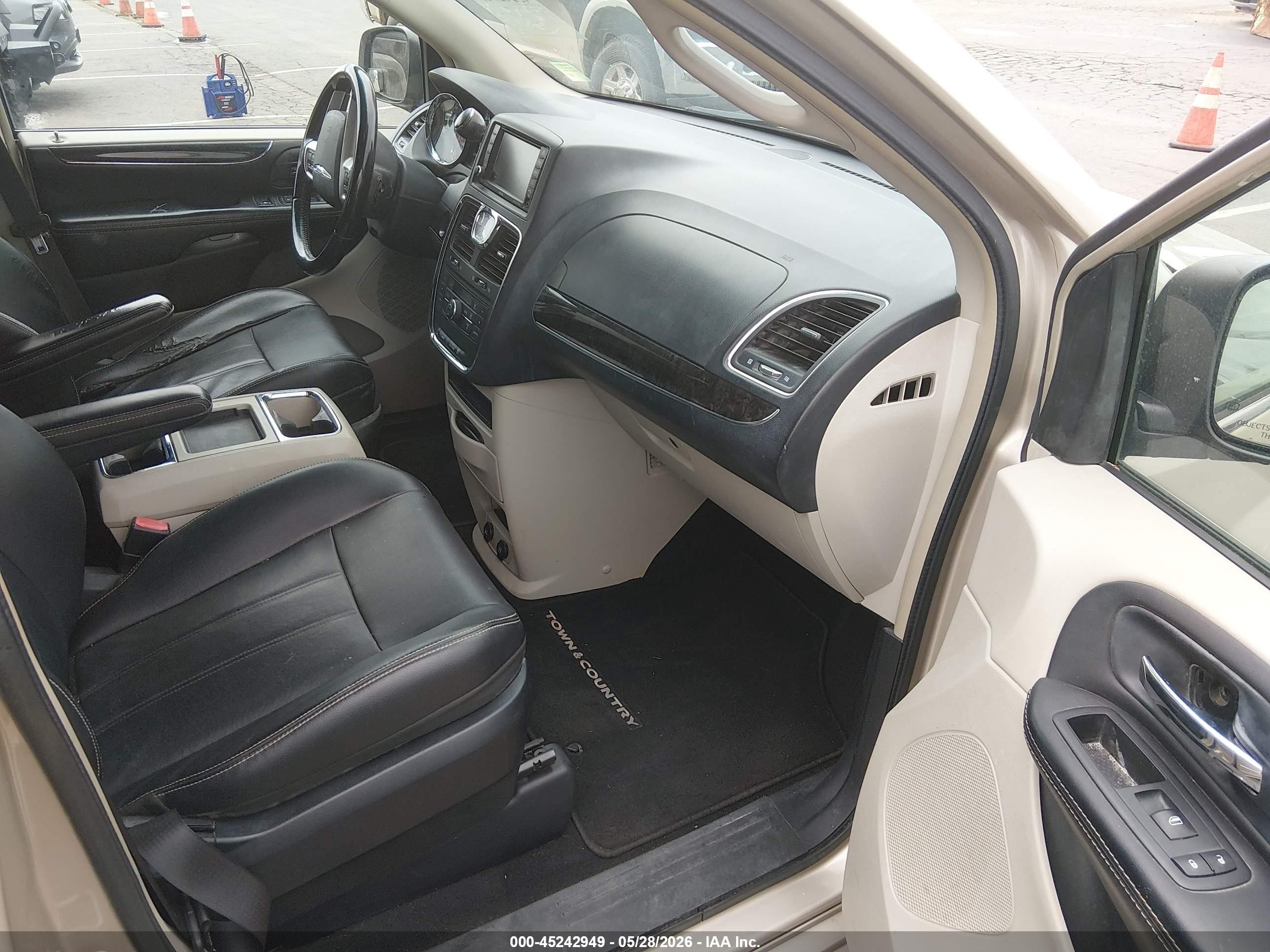 2014 Chrysler Town & Country Touring Gold vin: 2C4RC1BG3ER307092