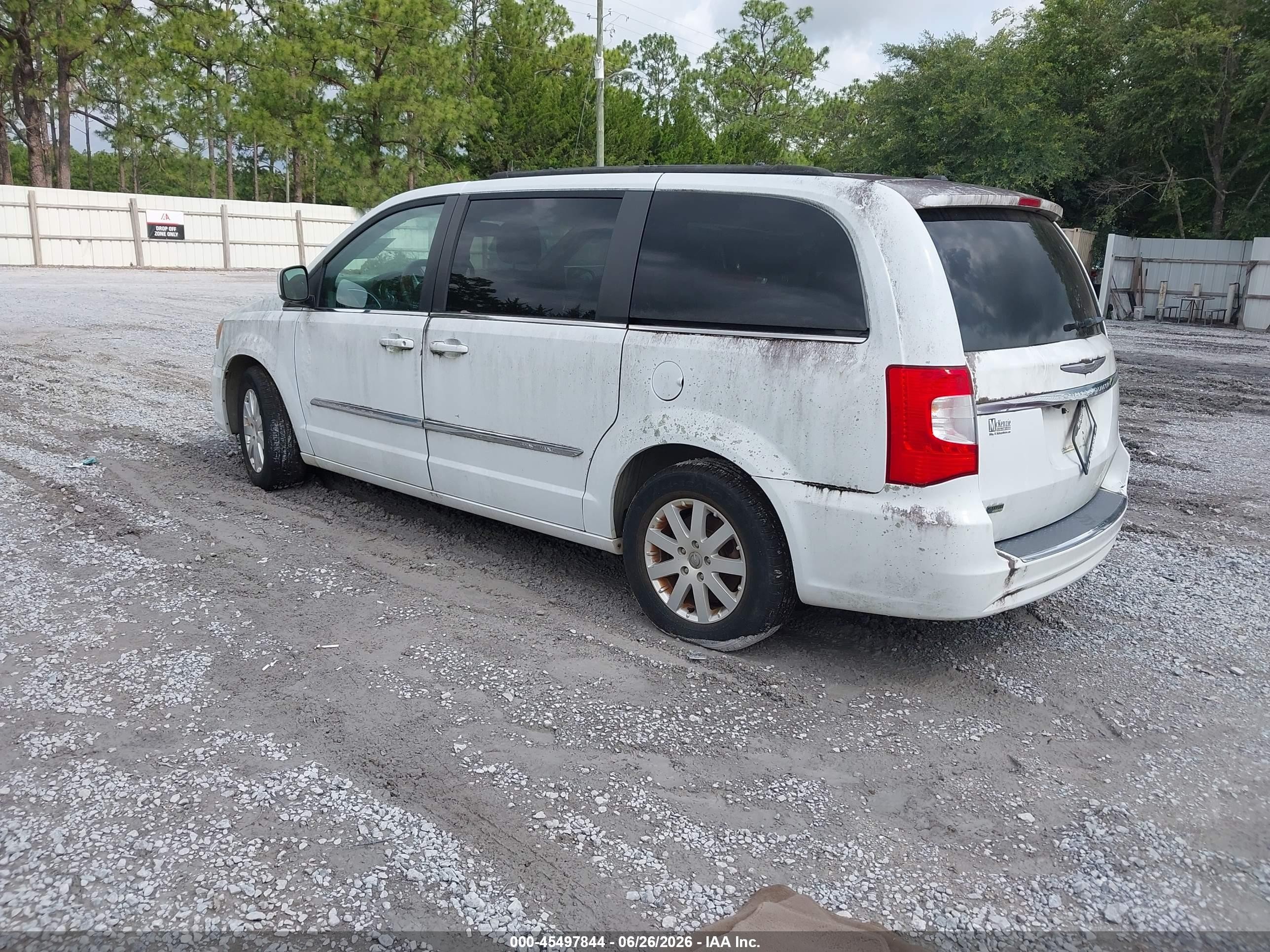 2014 Chrysler Town & Country Touring White vin: 2C4RC1BG3ER317508