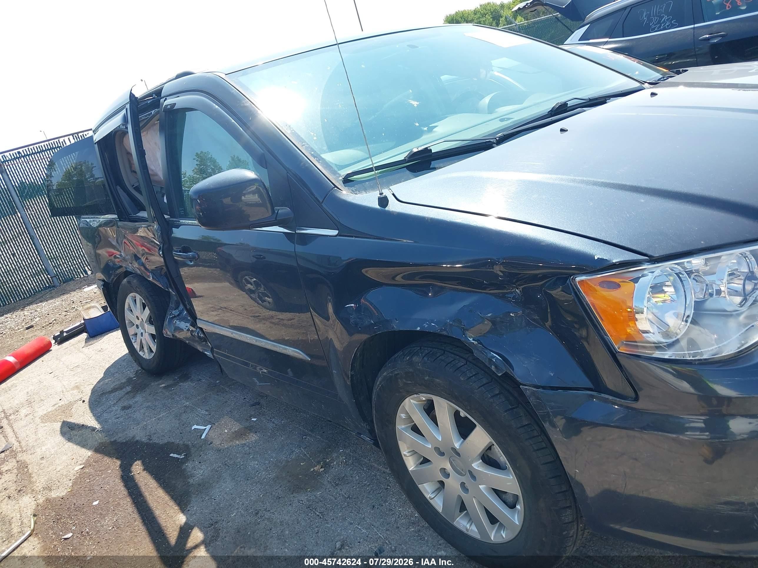 2014 Chrysler Town & Country Touring Blue vin: 2C4RC1BG3ER394802