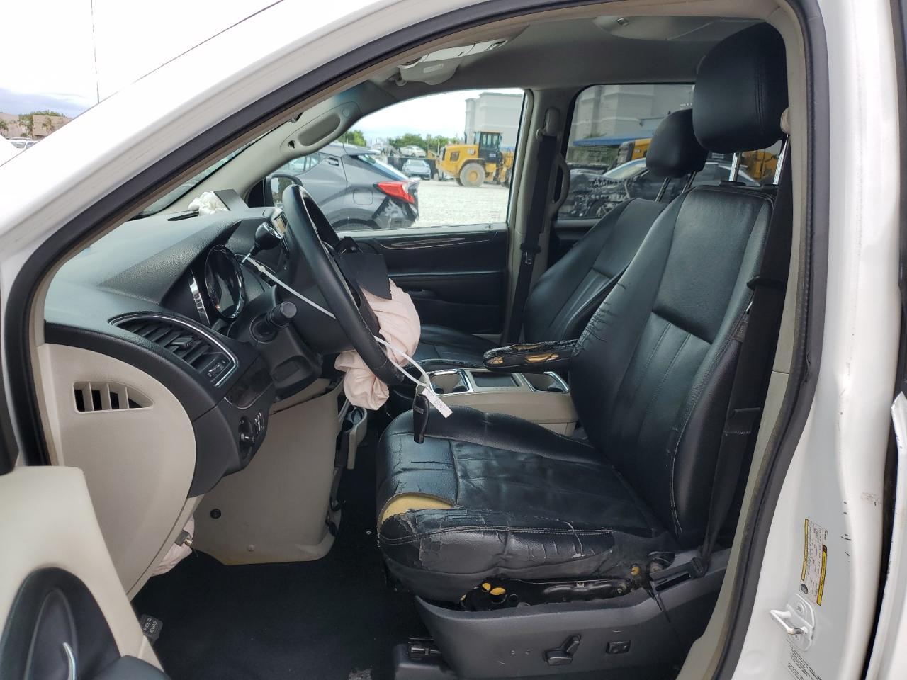 2014 Chrysler Town & Country Touring White vin: 2C4RC1BG3ER436708