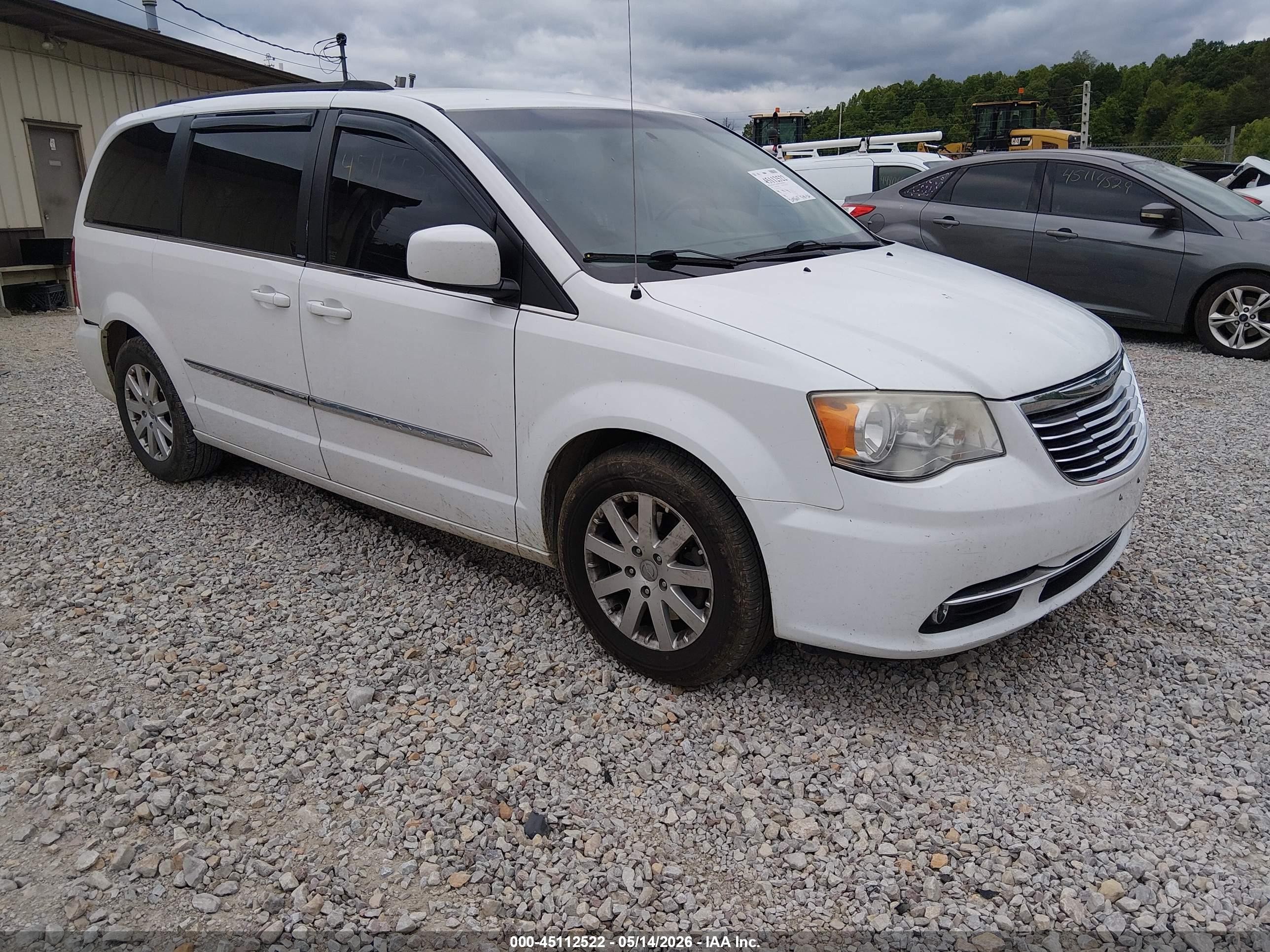 2014 Chrysler Town & Country Touring White vin: 2C4RC1BG3ER438300