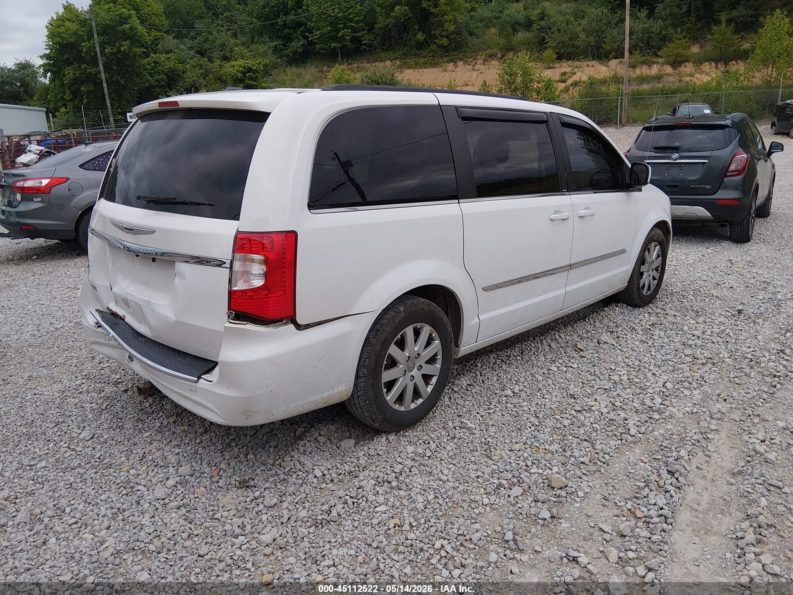 2014 Chrysler Town & Country Touring White vin: 2C4RC1BG3ER438300