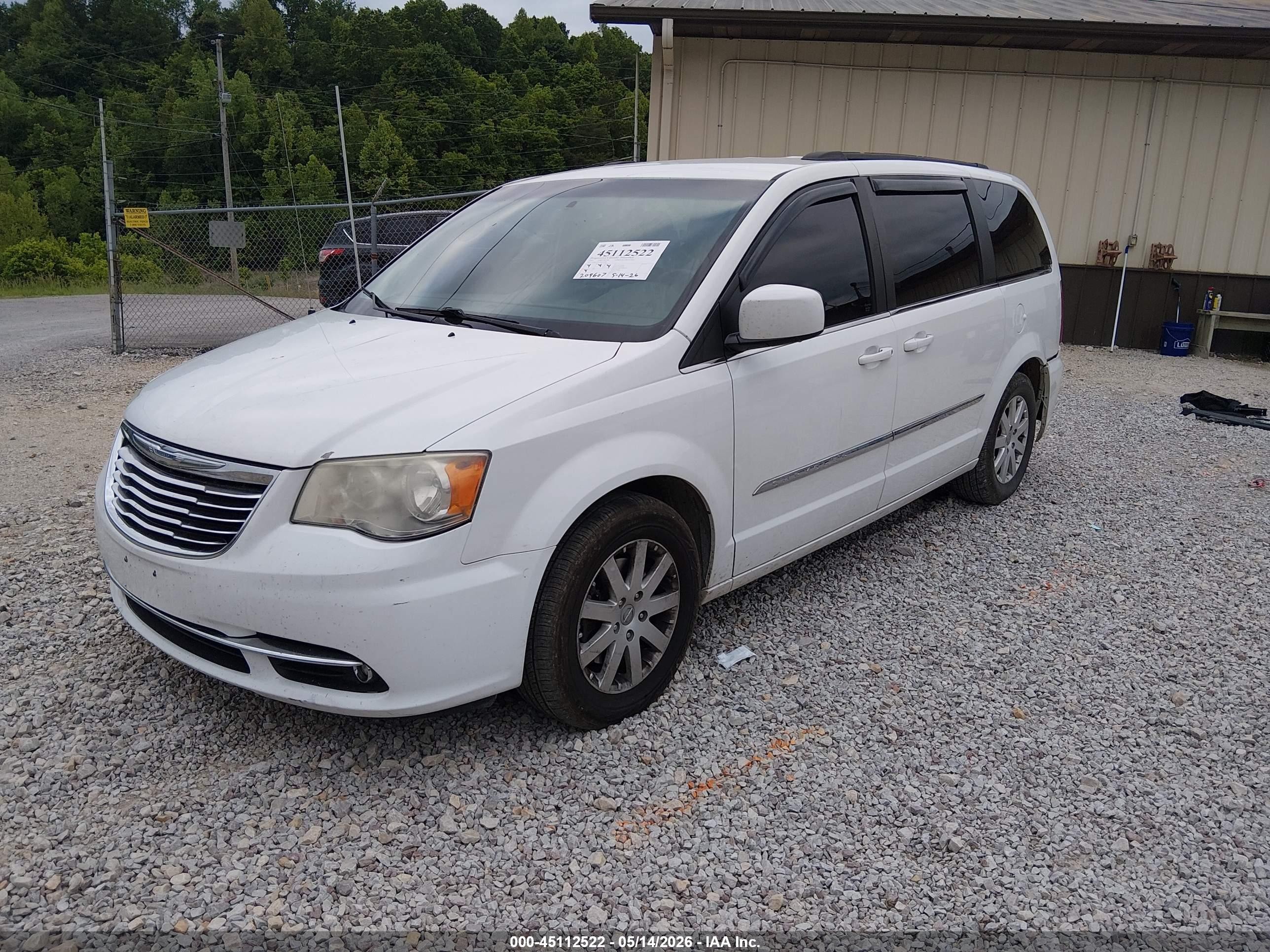 2014 Chrysler Town & Country Touring White vin: 2C4RC1BG3ER438300
