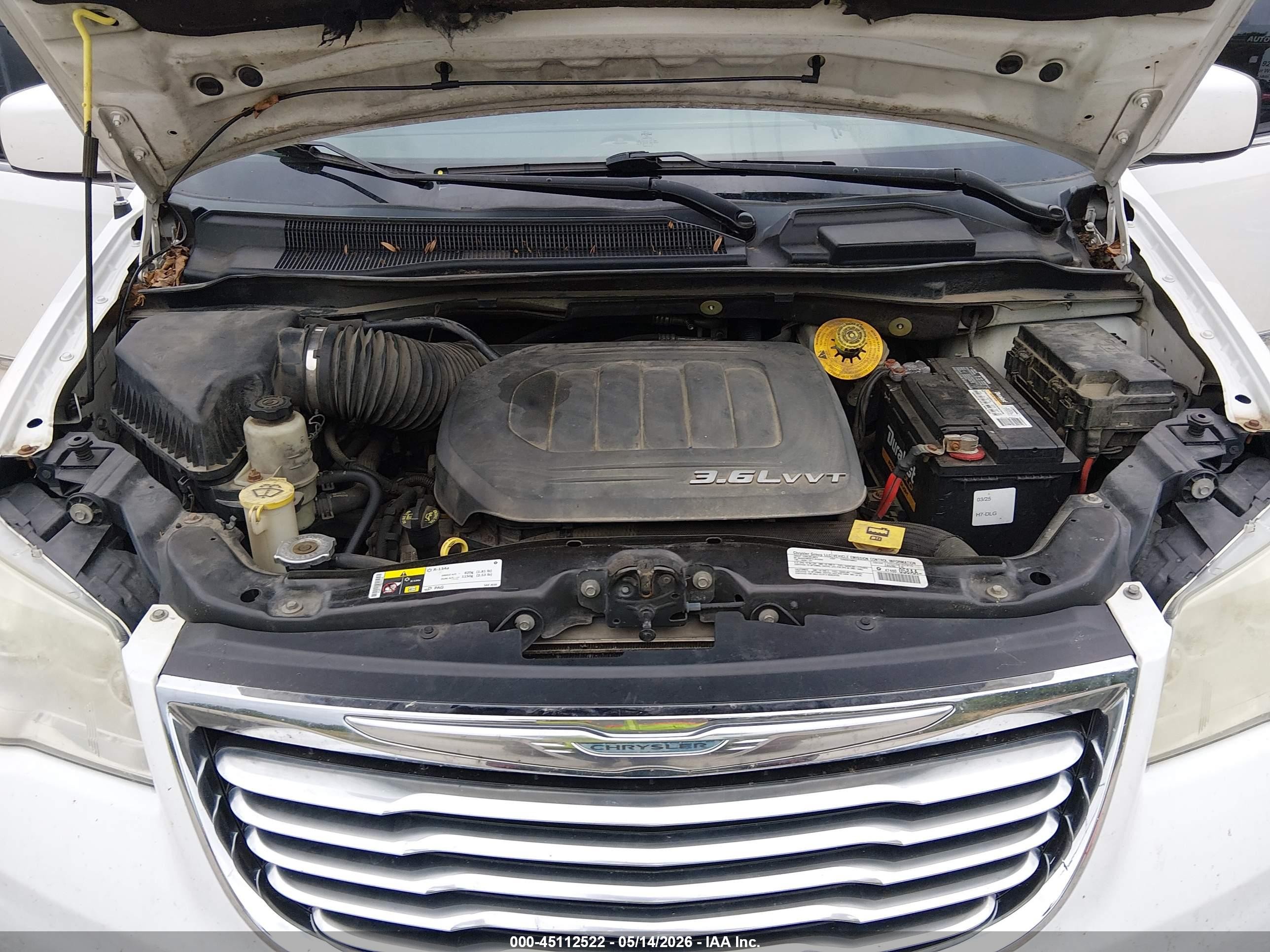 2014 Chrysler Town & Country Touring White vin: 2C4RC1BG3ER438300