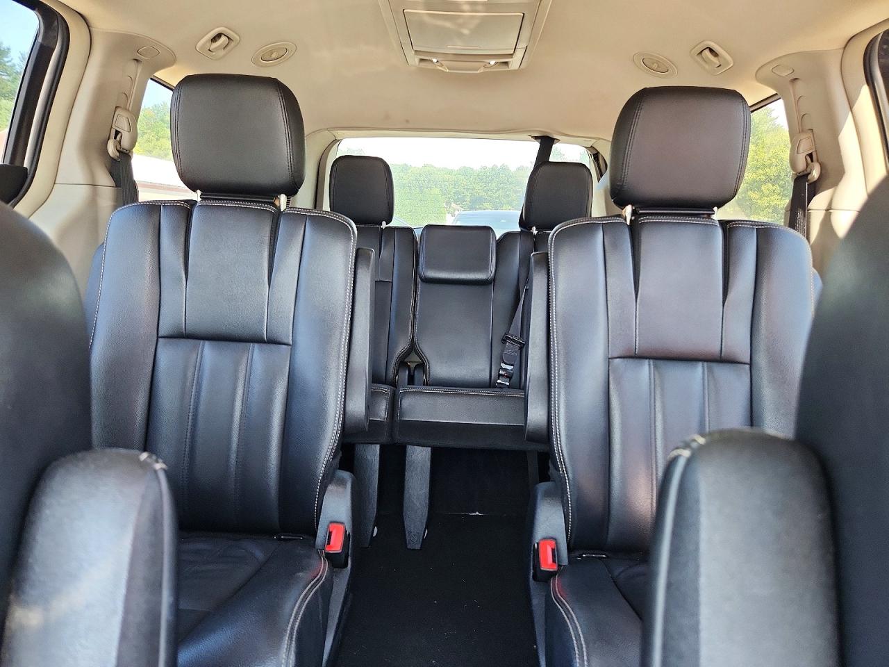 2014 Chrysler Town & Country Touring Silver vin: 2C4RC1BG3ER444534