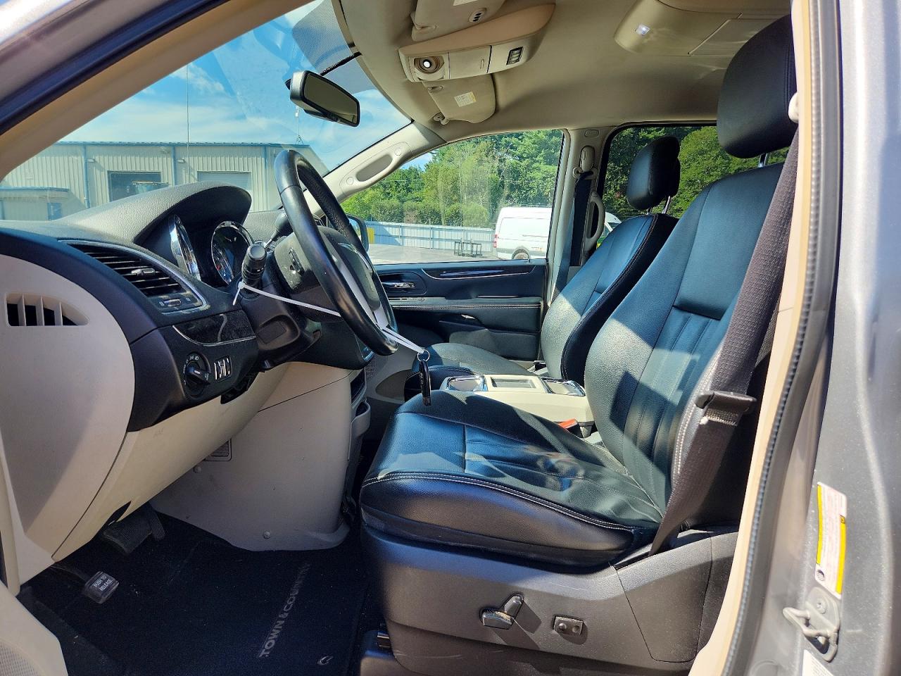 2014 Chrysler Town & Country Touring Silver vin: 2C4RC1BG3ER444534