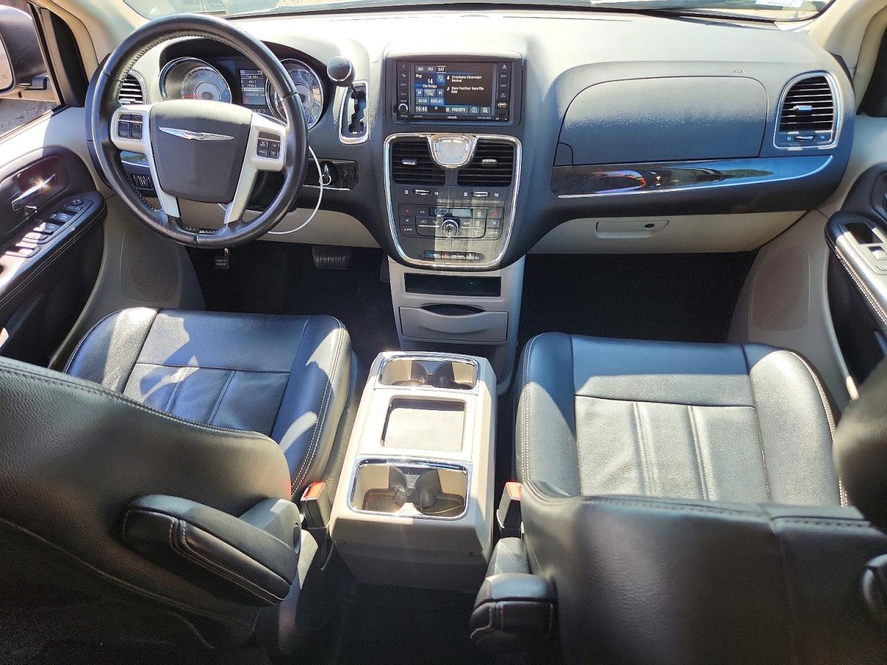 2014 Chrysler Town & Country Touring Silver vin: 2C4RC1BG3ER444534