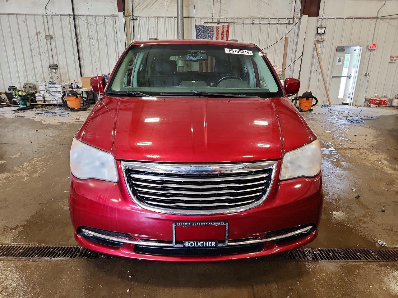 2014 Chrysler Town & Country Touring Red vin: 2C4RC1BG3ER467067