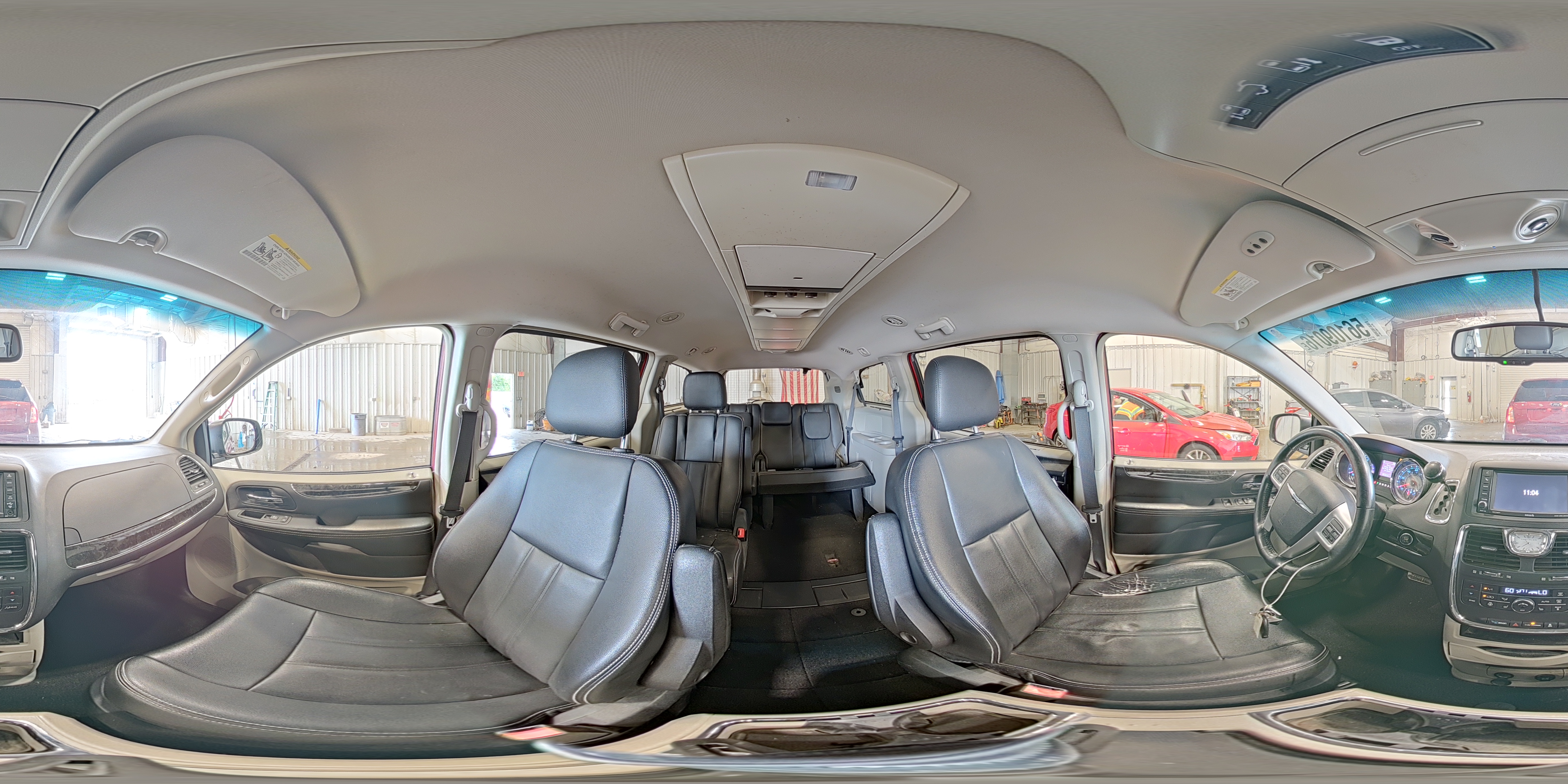 2014 Chrysler Town & Country Touring Red vin: 2C4RC1BG3ER467067
