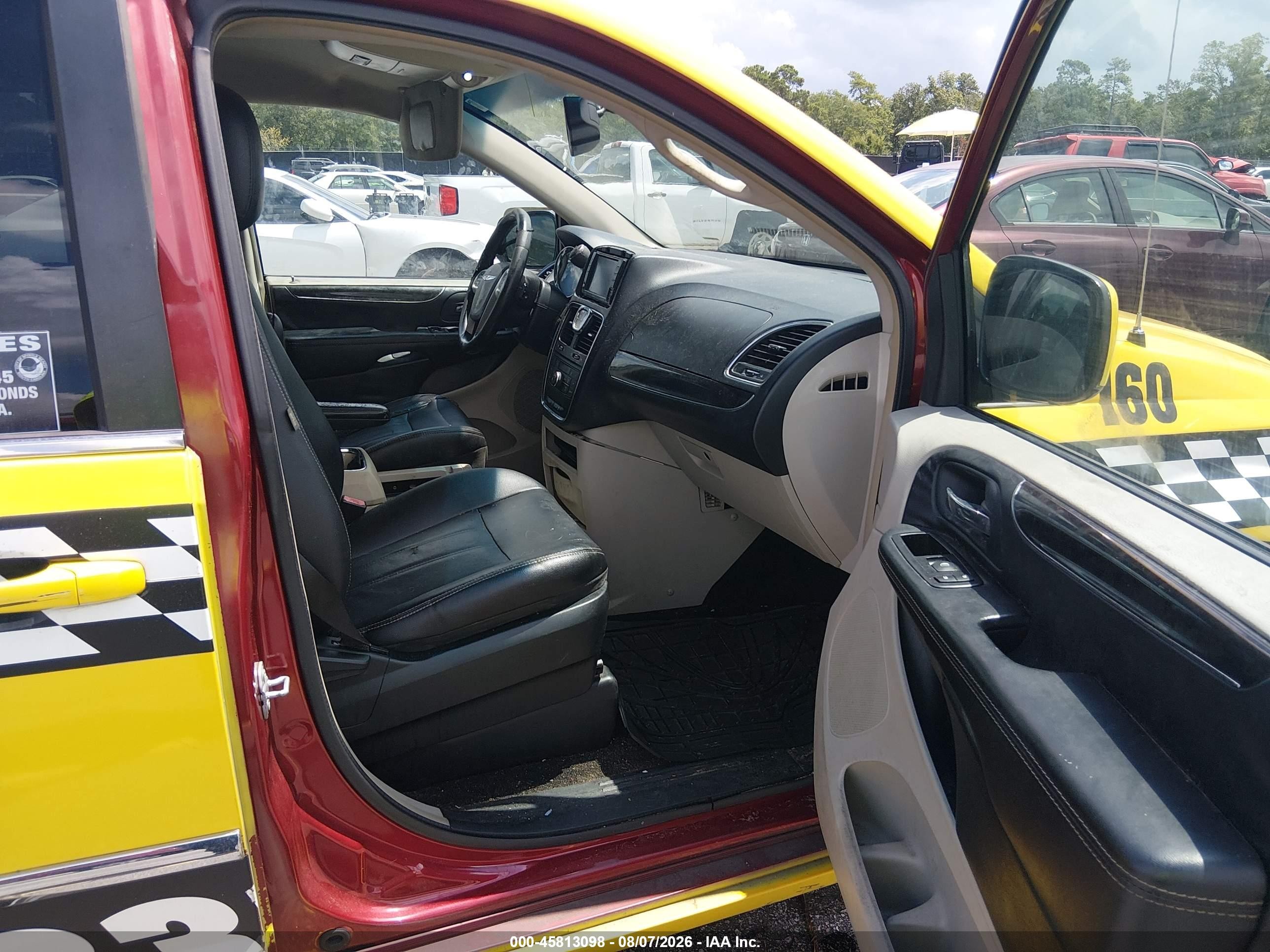 2015 Chrysler Town & Country Touring Yellow vin: 2C4RC1BG3FR552198