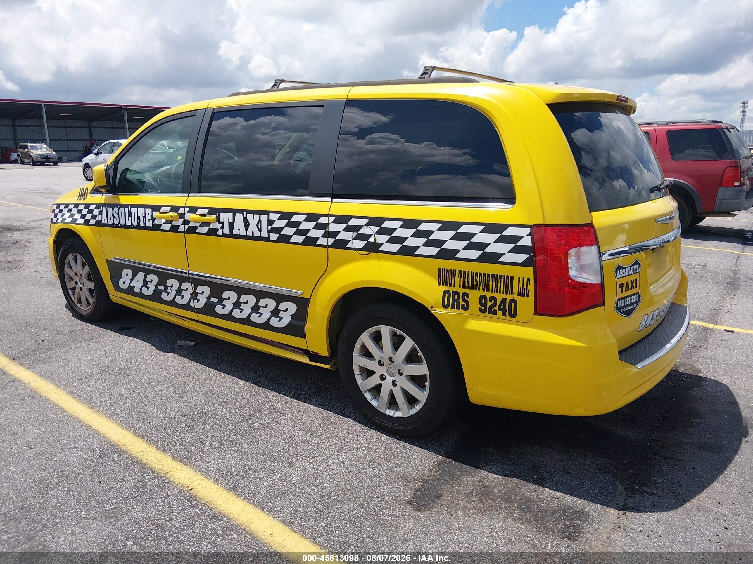 2015 Chrysler Town & Country Touring Yellow vin: 2C4RC1BG3FR552198