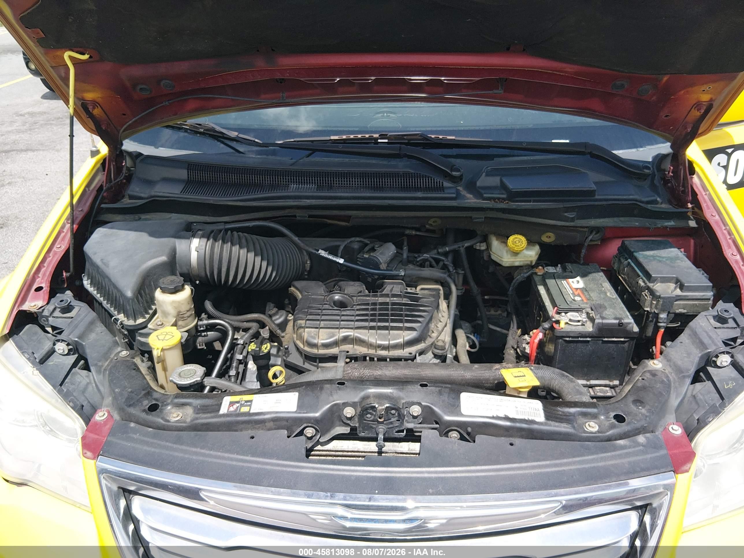 2015 Chrysler Town & Country Touring Yellow vin: 2C4RC1BG3FR552198