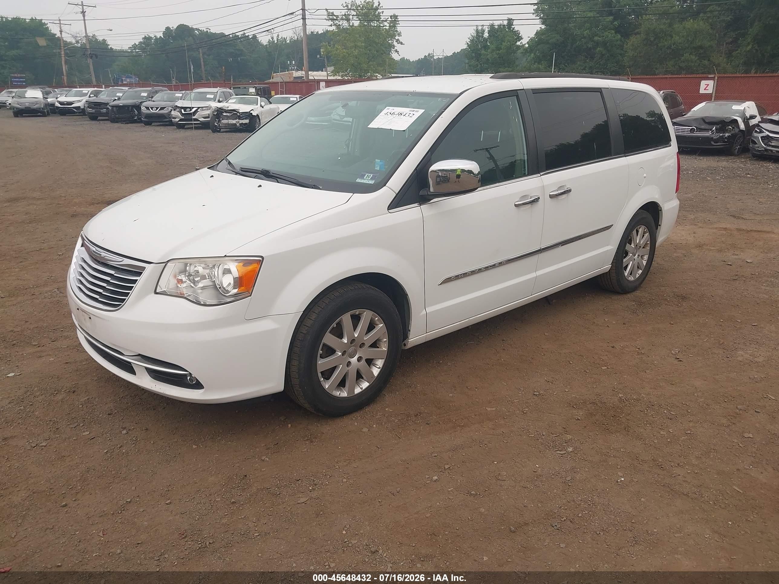 2015 Chrysler Town & Country Touring Белый vin: 2C4RC1BG3FR554436
