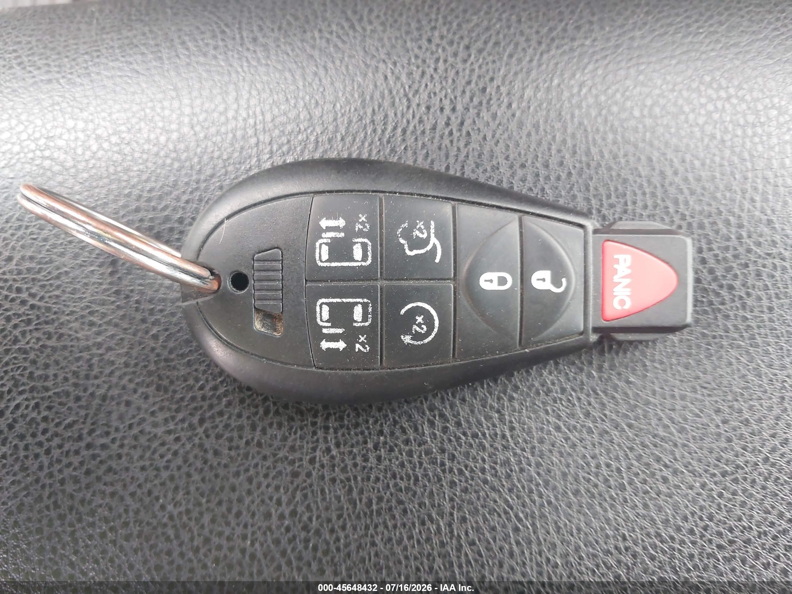2015 Chrysler Town & Country Touring Белый vin: 2C4RC1BG3FR554436