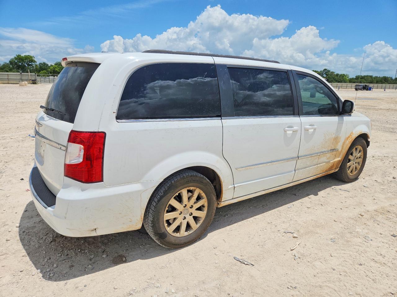 2015 Chrysler Town & Country Touring White vin: 2C4RC1BG3FR590031