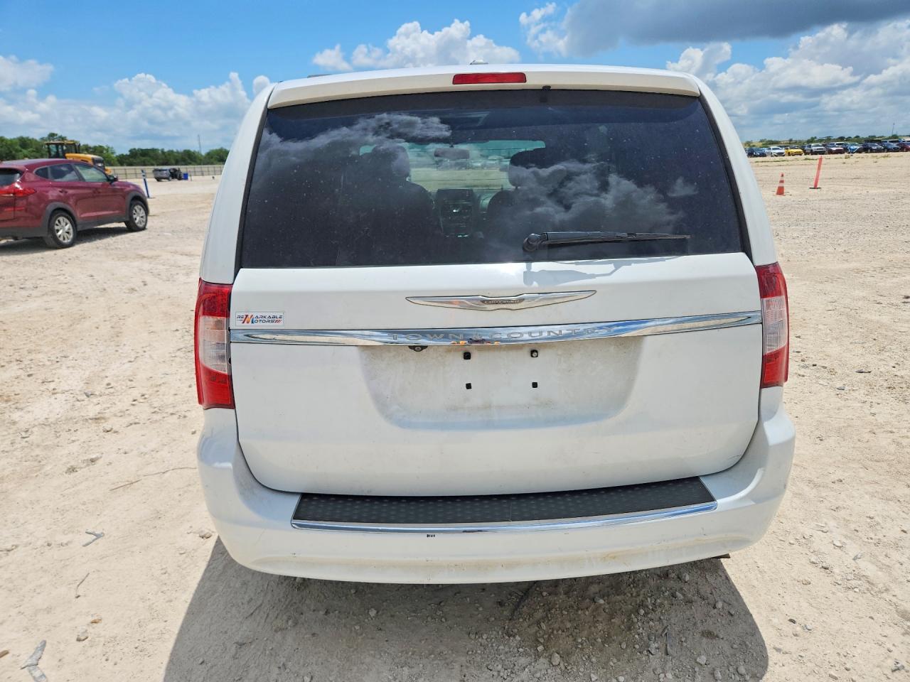 2015 Chrysler Town & Country Touring White vin: 2C4RC1BG3FR590031