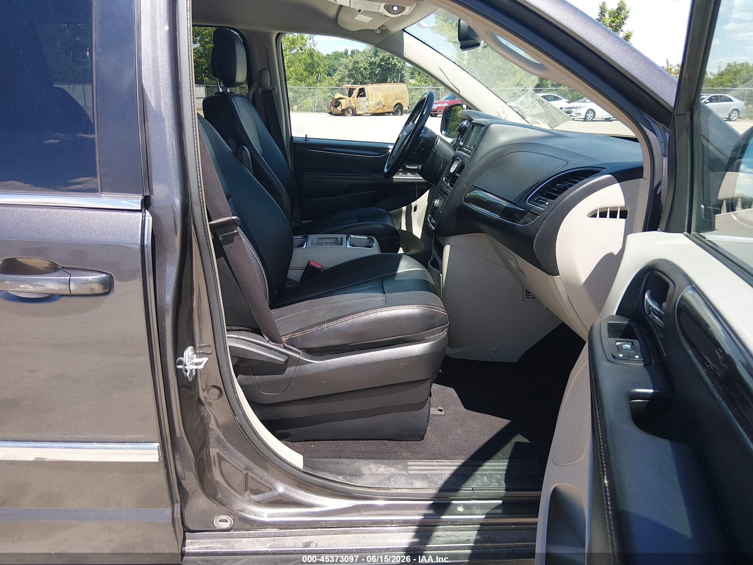 2015 Chrysler Town & Country Touring Purple vin: 2C4RC1BG3FR595116