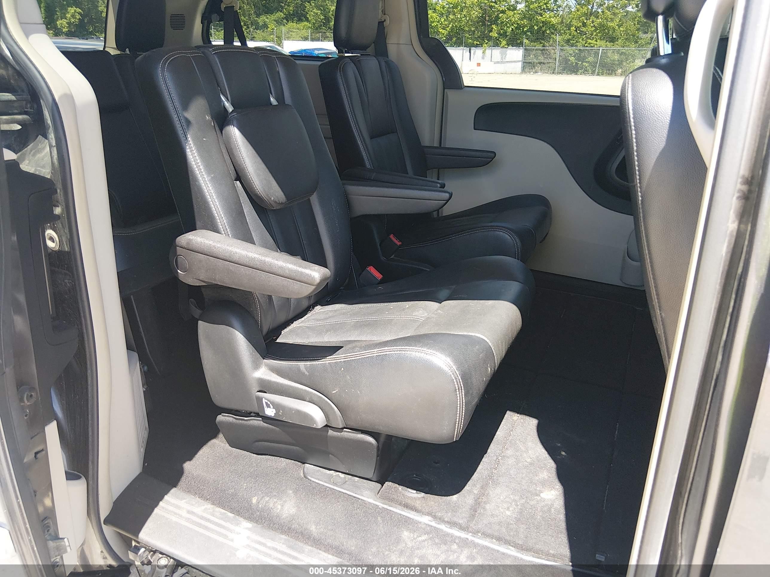 2015 Chrysler Town & Country Touring Purple vin: 2C4RC1BG3FR595116