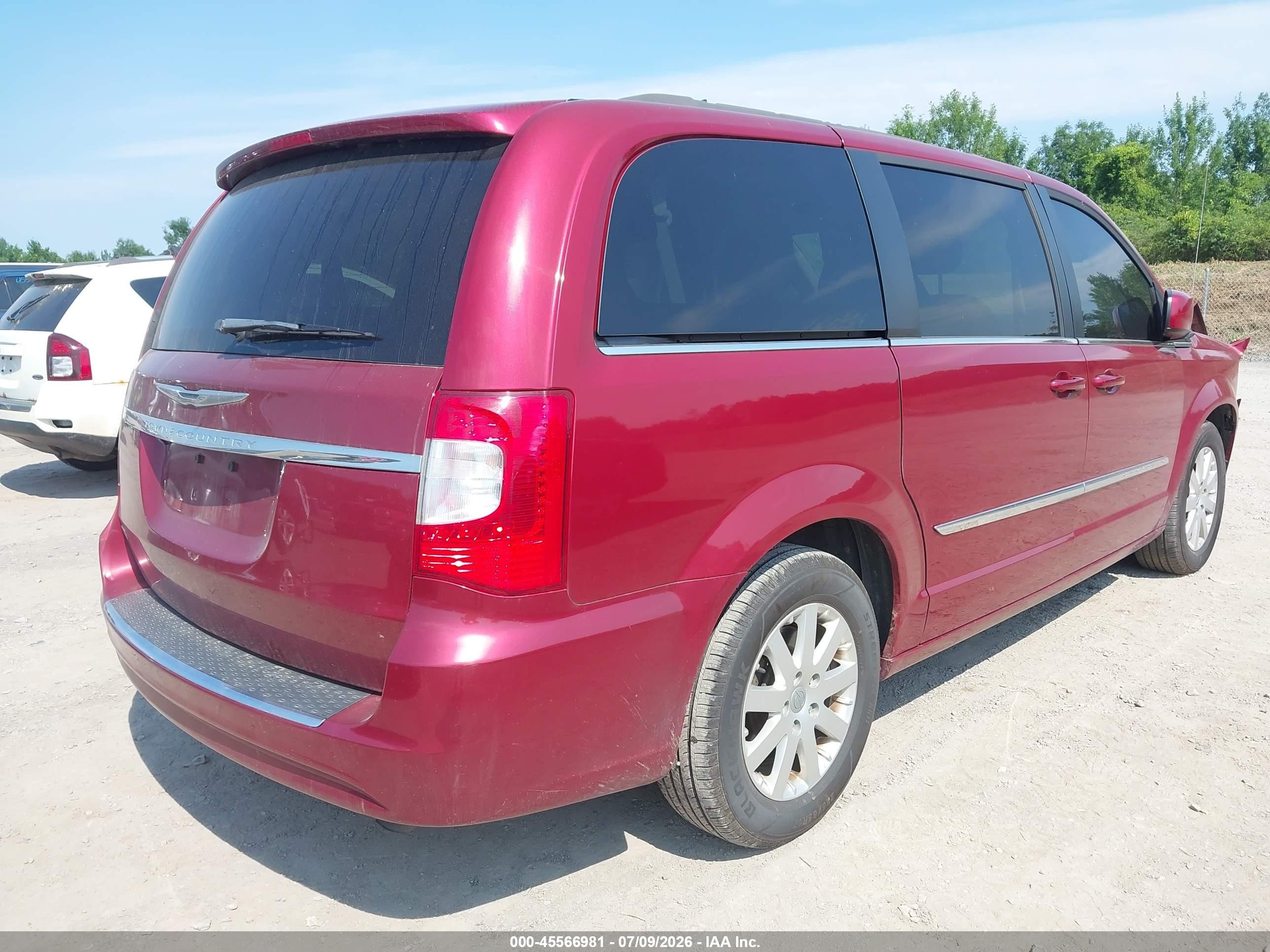 2015 Chrysler Town & Country Touring Red vin: 2C4RC1BG3FR696219