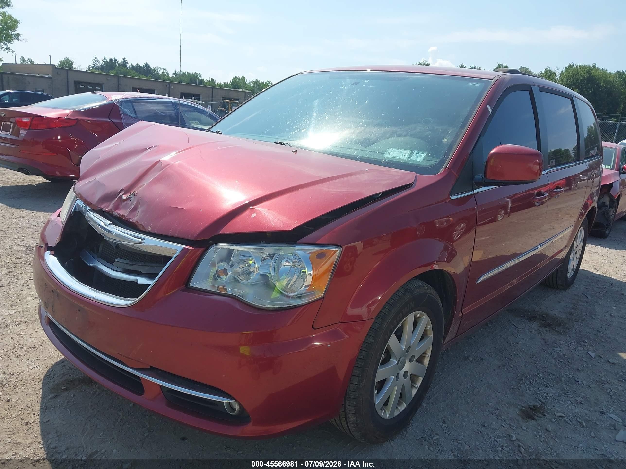 2015 Chrysler Town & Country Touring Red vin: 2C4RC1BG3FR696219