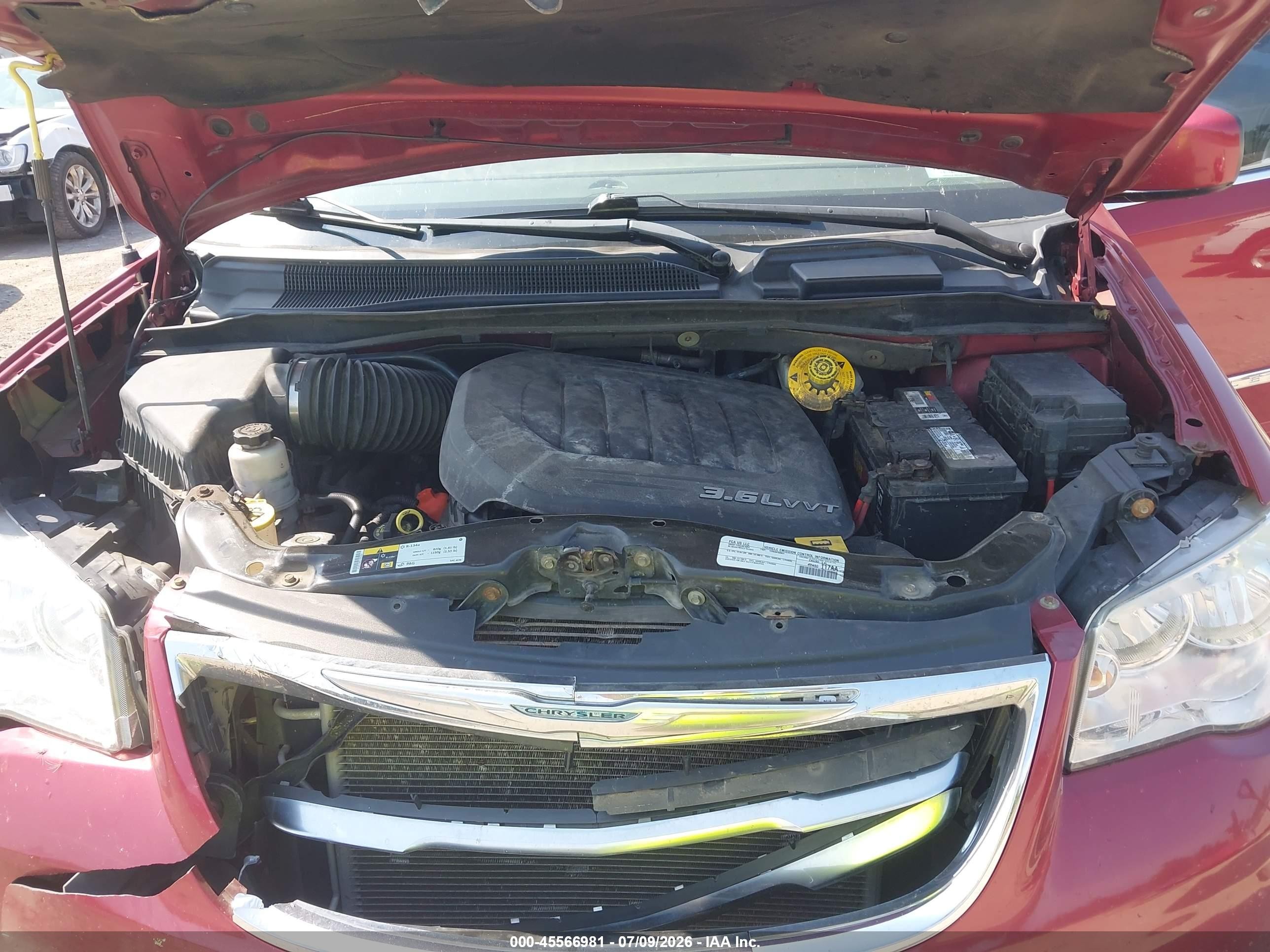 2015 Chrysler Town & Country Touring Red vin: 2C4RC1BG3FR696219