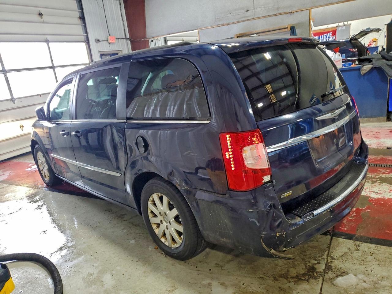 2015 Chrysler Town & Country Touring Blue vin: 2C4RC1BG3FR739926