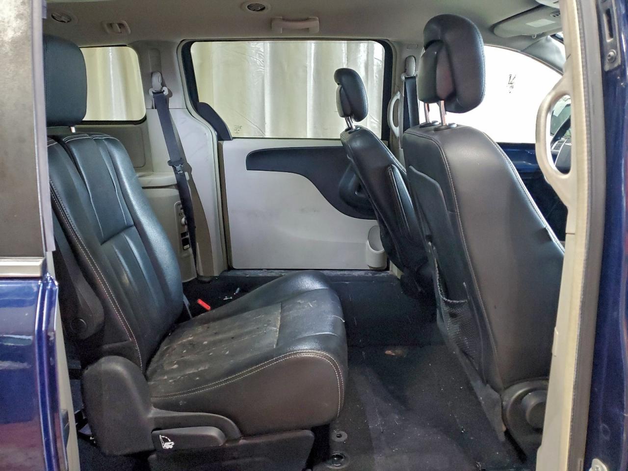 2015 Chrysler Town & Country Touring Blue vin: 2C4RC1BG3FR739926