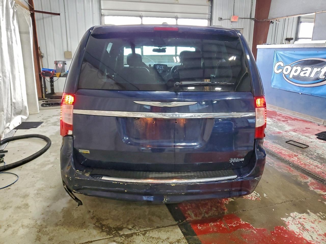 2015 Chrysler Town & Country Touring Blue vin: 2C4RC1BG3FR739926