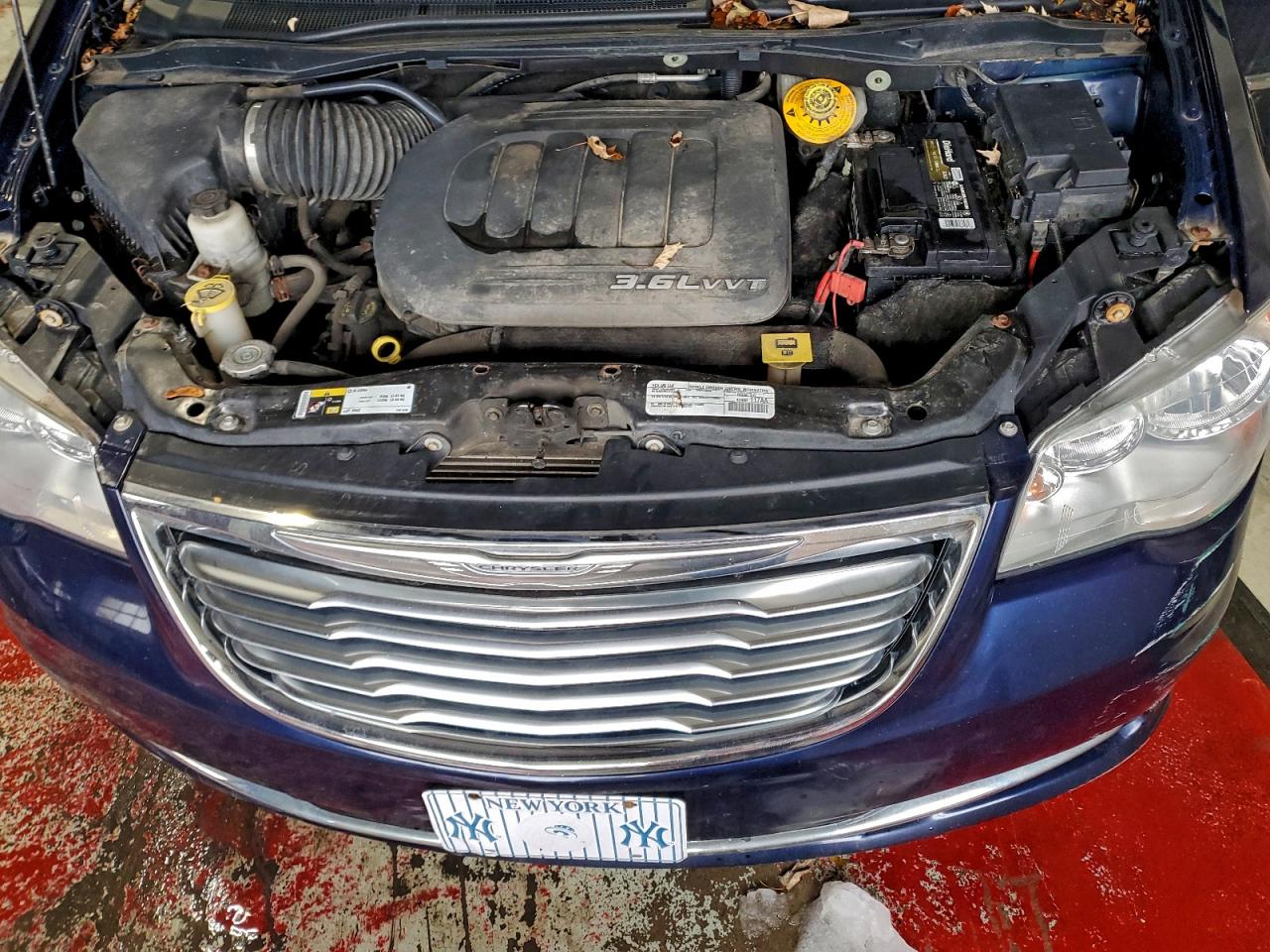 2015 Chrysler Town & Country Touring Blue vin: 2C4RC1BG3FR739926